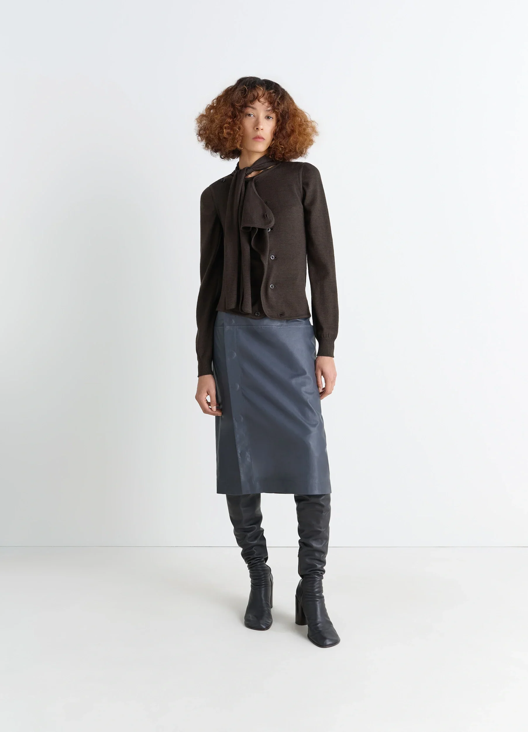ASYMMETRICAL SLEEVELESS CARDIGAN IN MERINO BLEND - Image 2