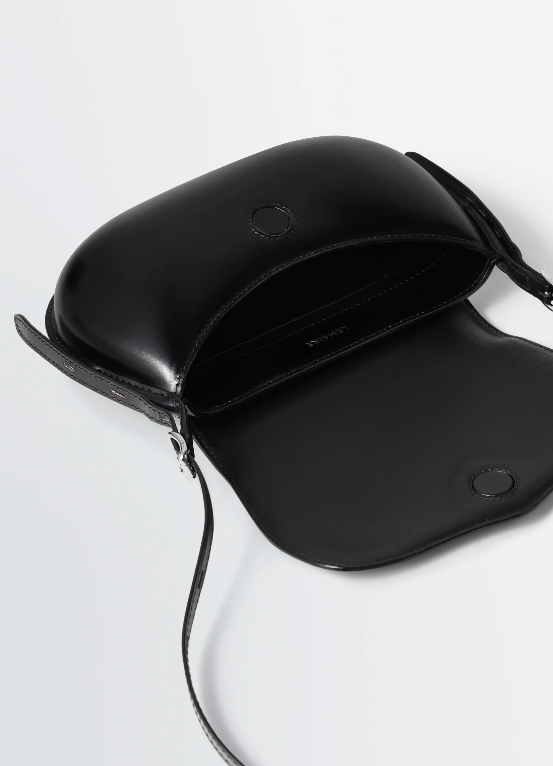 BELLY BAG IN MOLDED LEATHER - Image 3