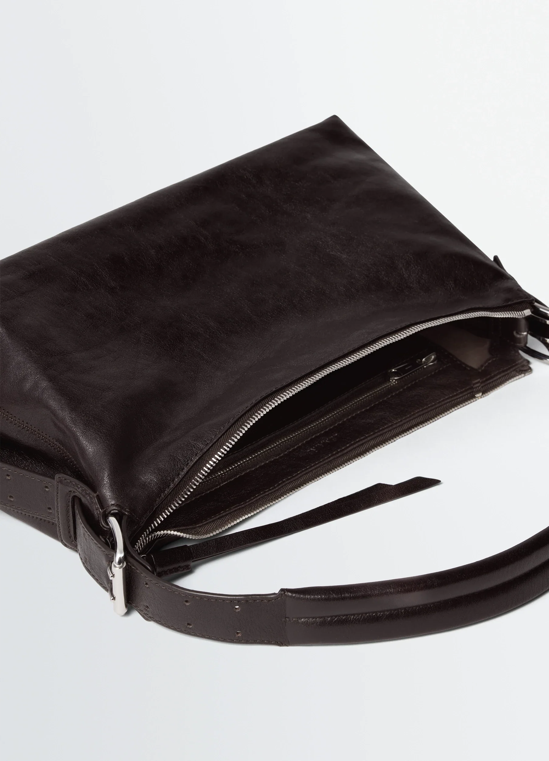BELTED BAGUETTE BAG IN LEATHER - Image 5