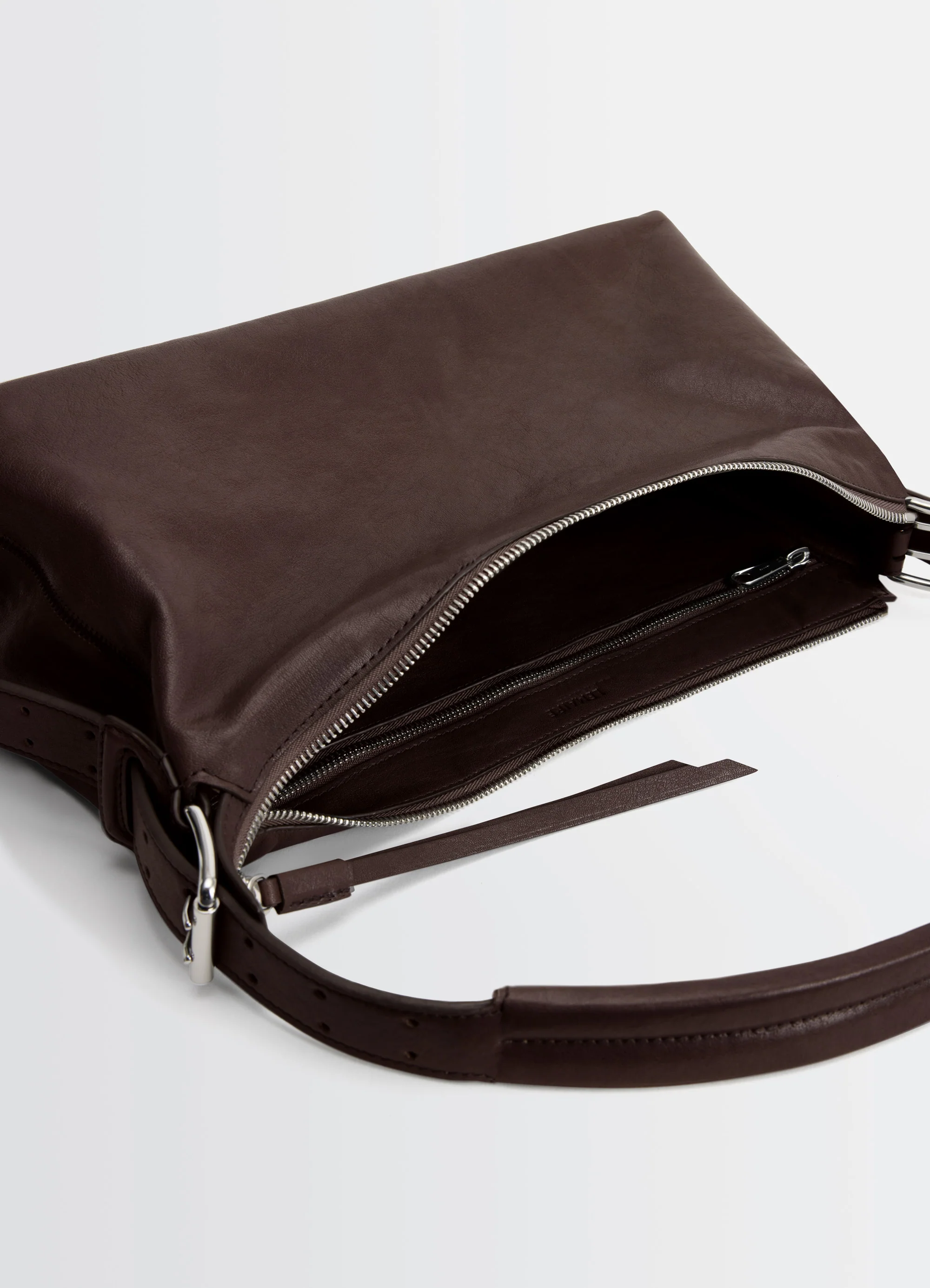 BELTED BAGUETTE BAG IN LEATHER - Image 5