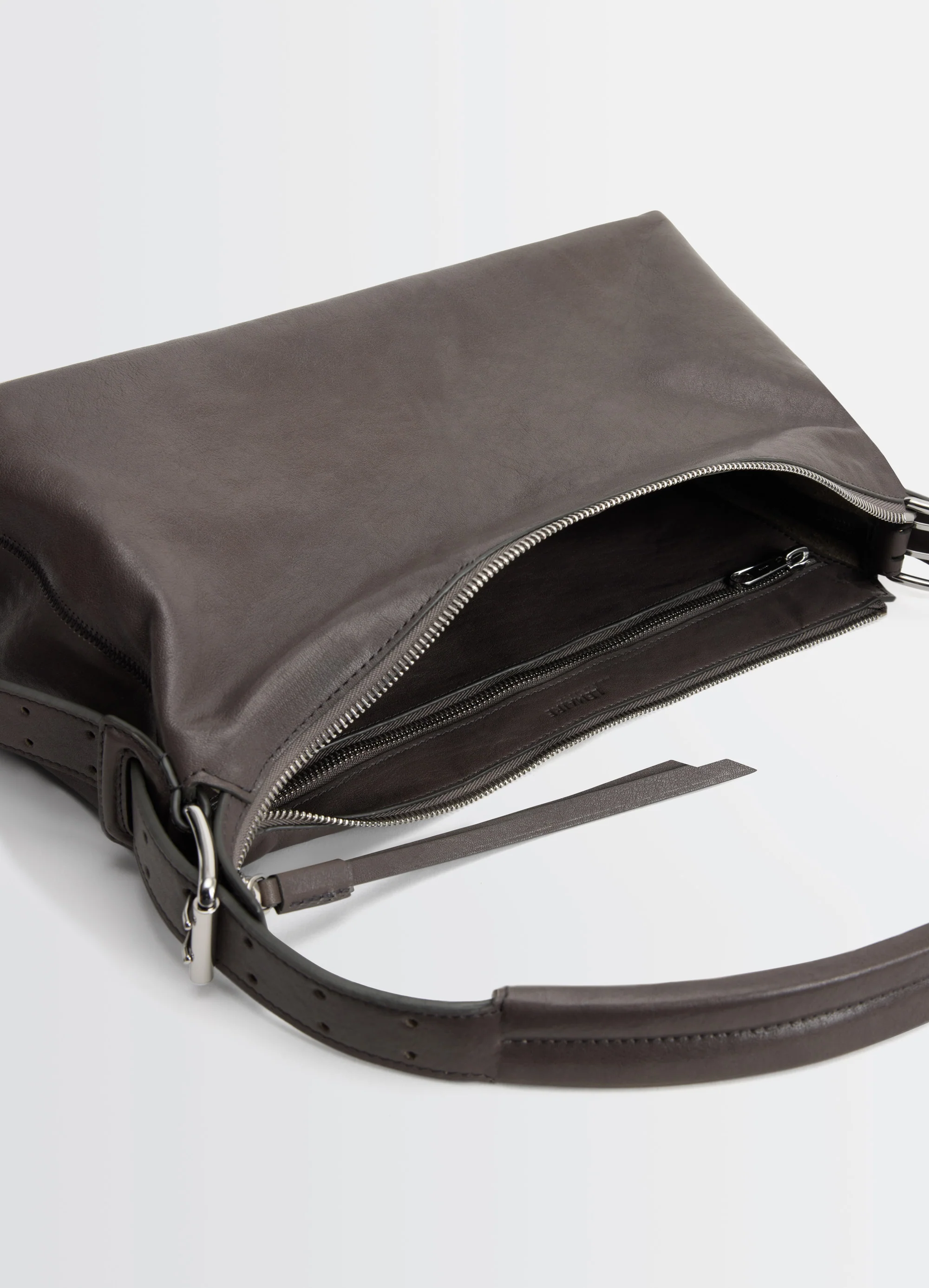 BELTED BAGUETTE BAG IN LEATHER - Image 5
