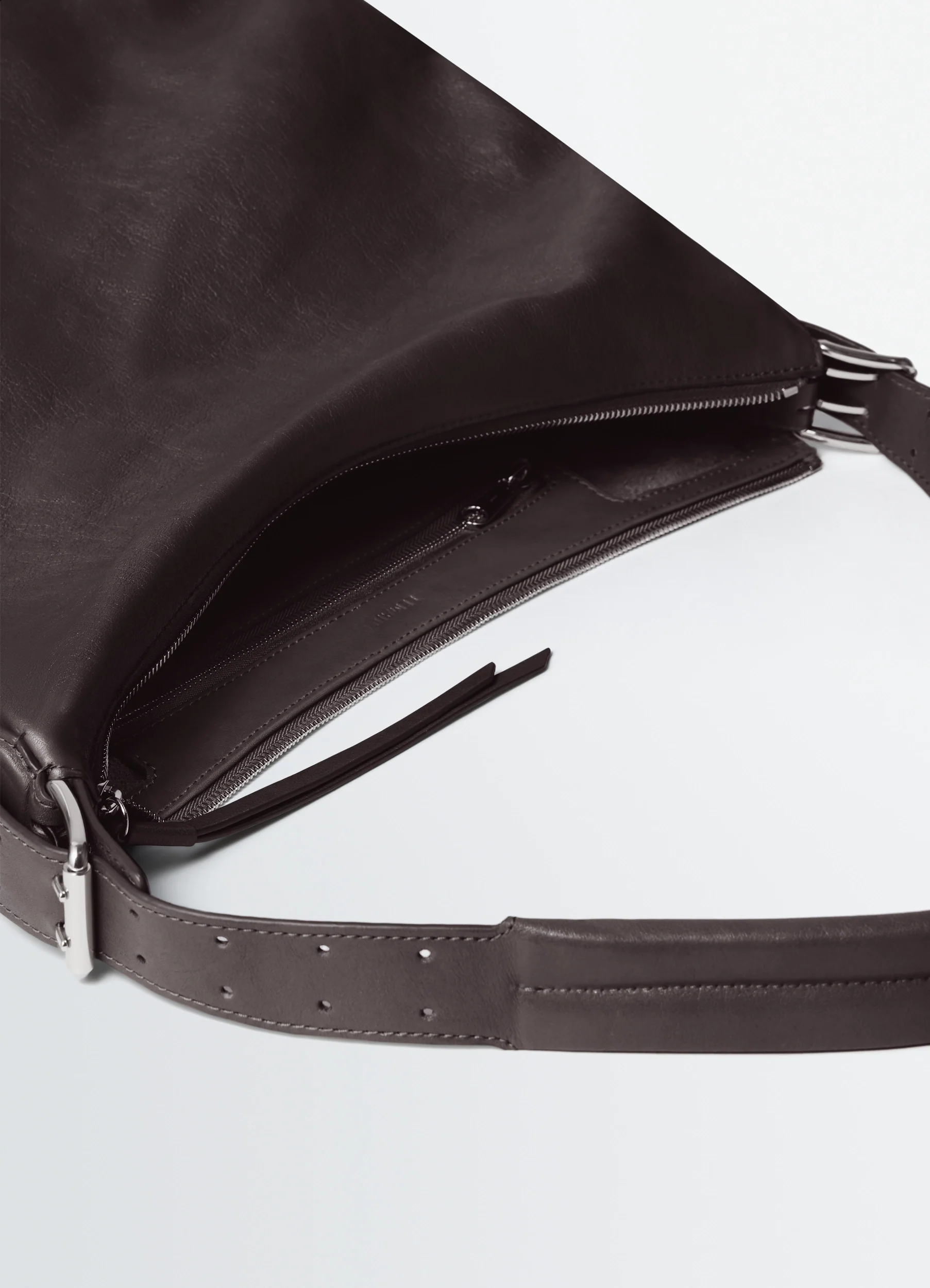 BELTED HOBO BAG IN LEATHER - Image 4