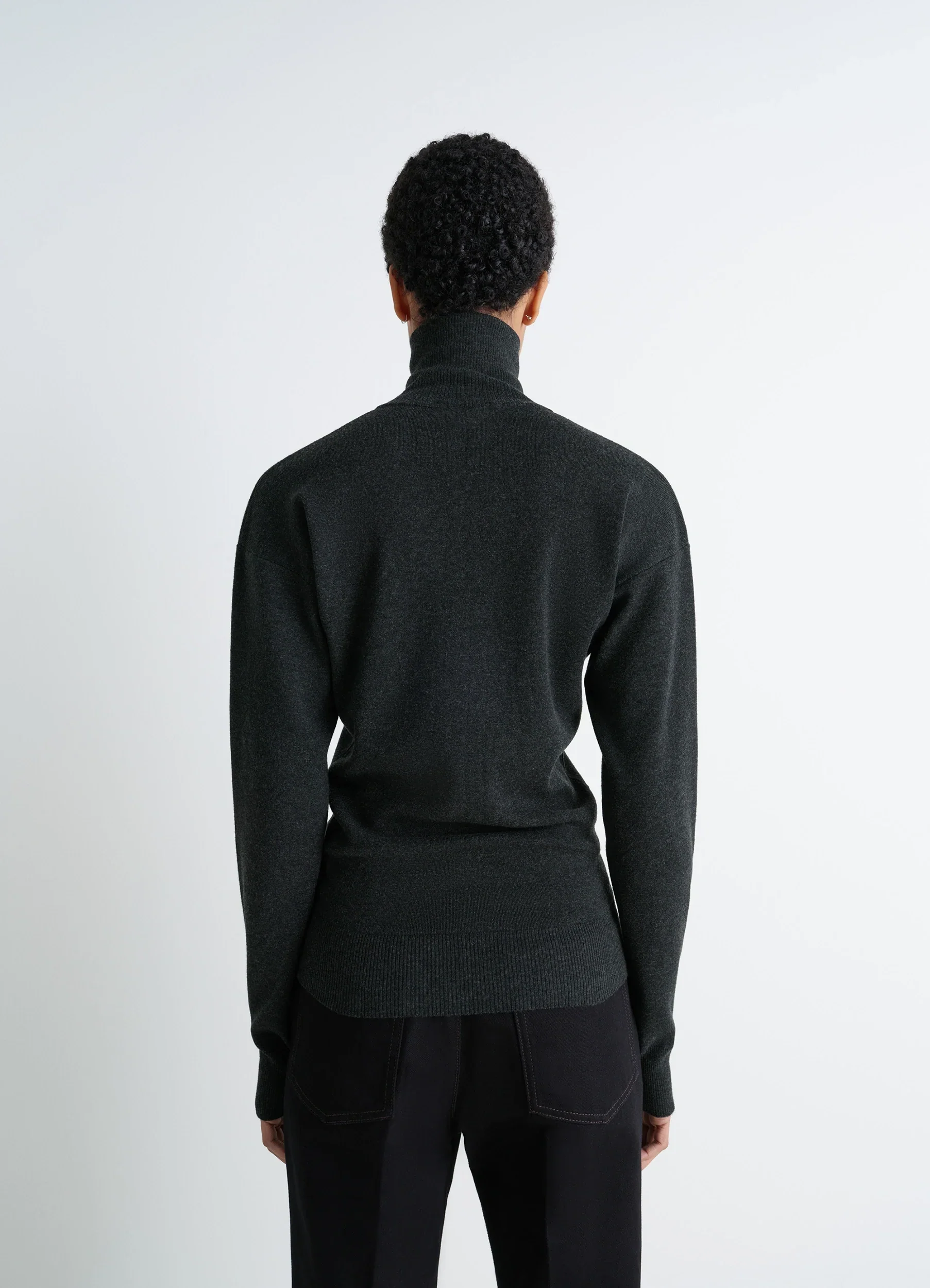 BUTTONED FITTED CARDIGAN IN FINE WOOL - Image 4