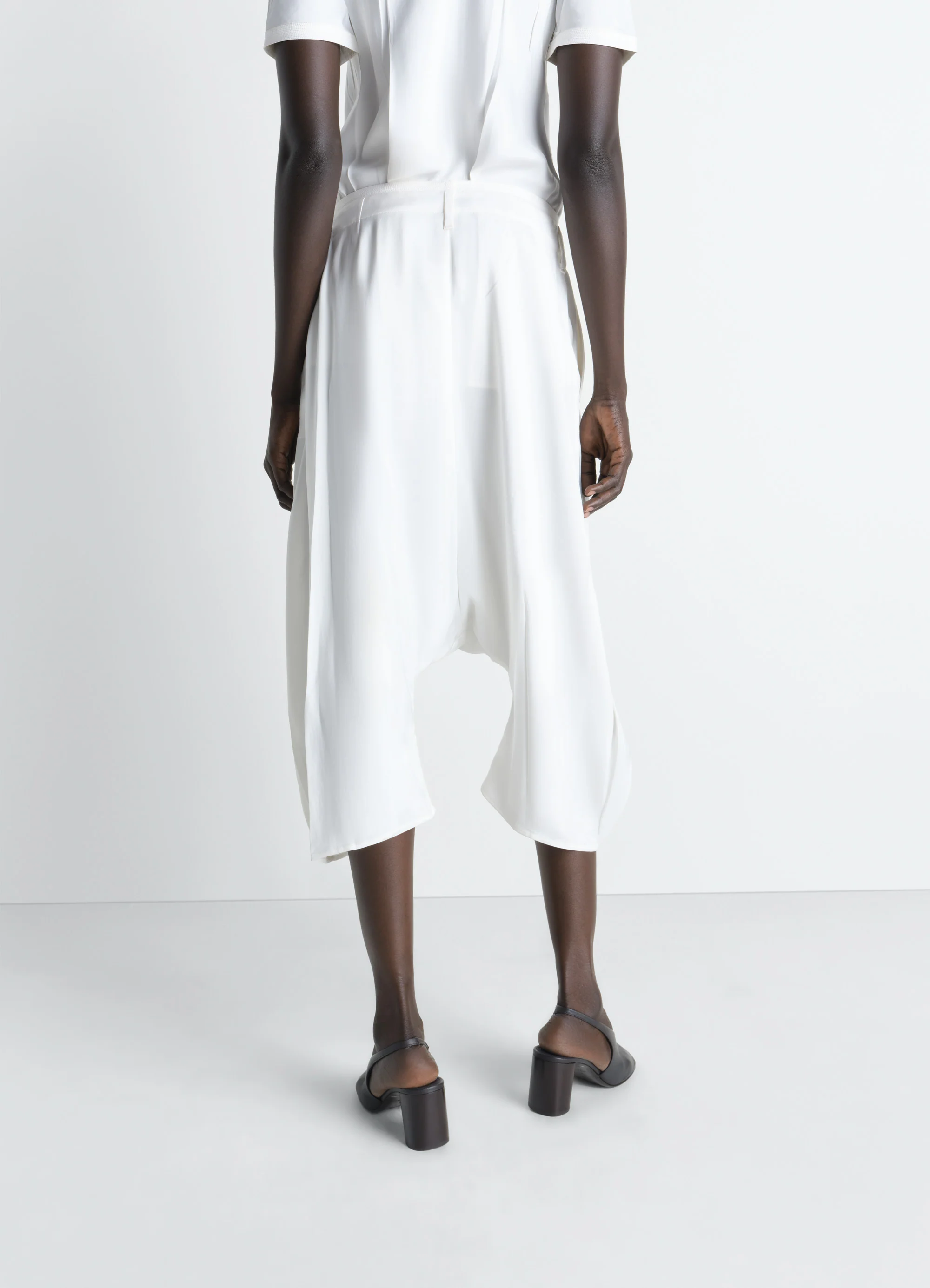 CREASED DROPPED CROTCH BERMUDAS IN POLY VISCOSE TWILL - Image 5
