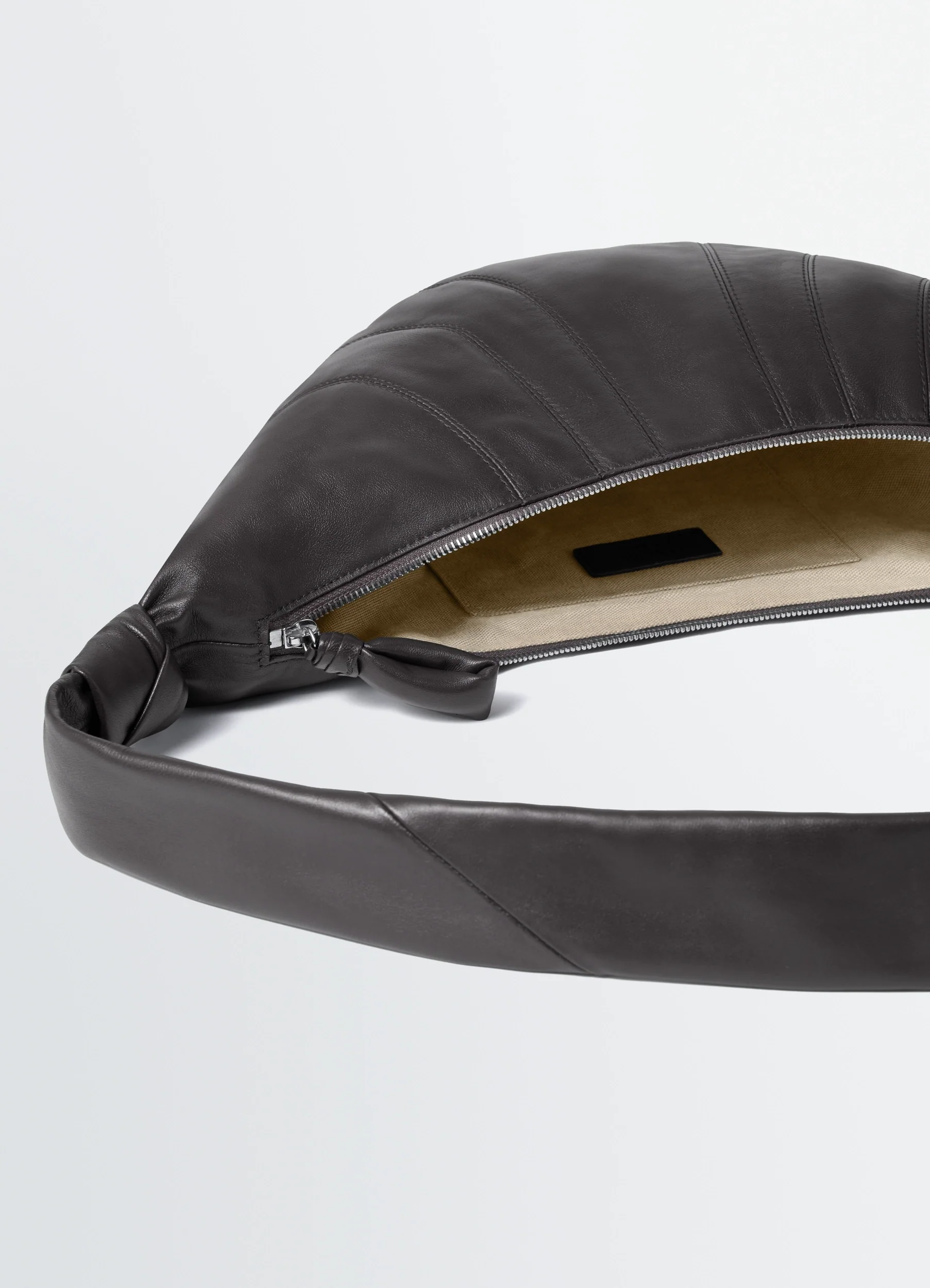 MEDIUM CROISSANT BAG IN LEATHER - Image 4