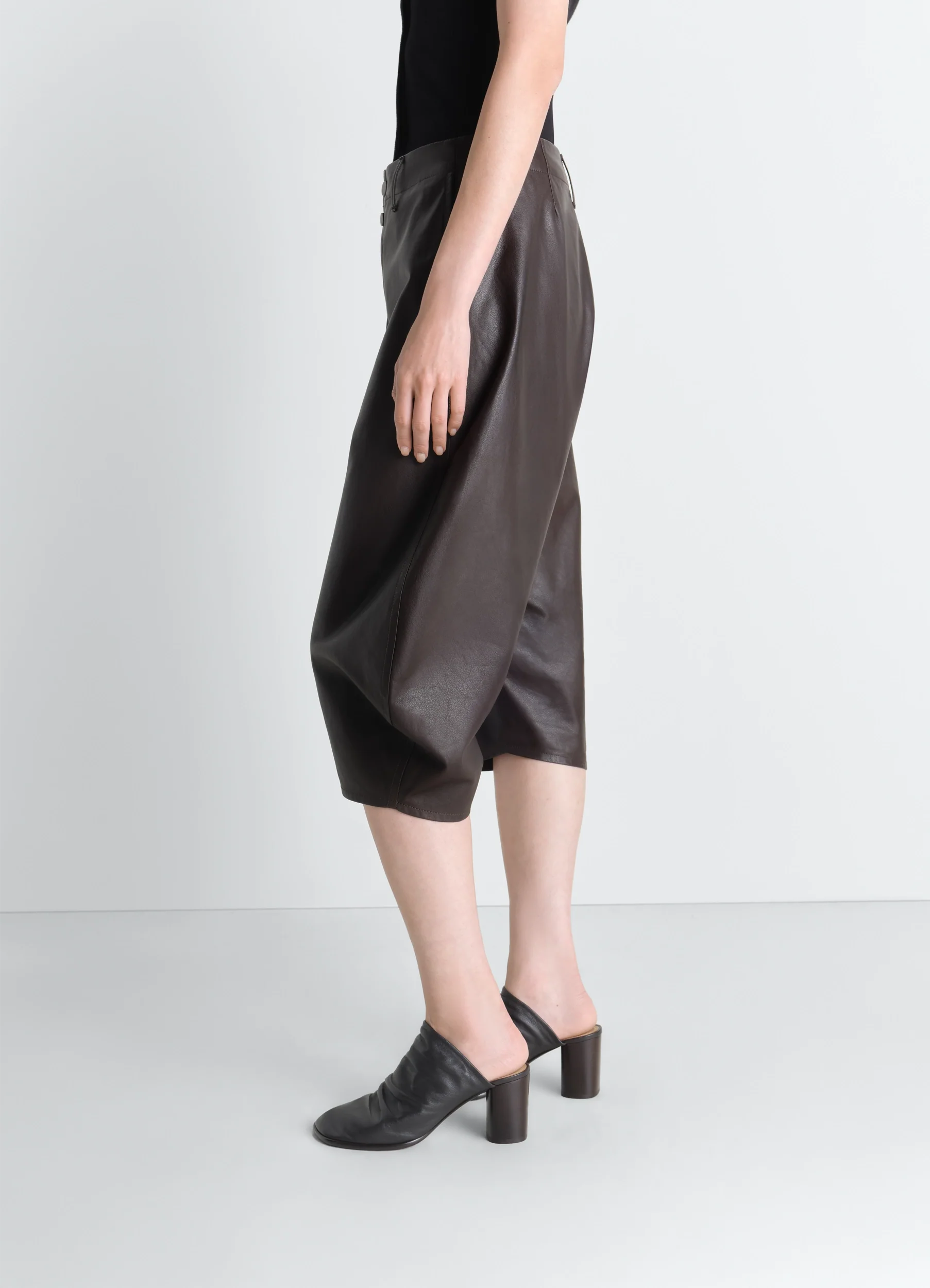 DROPPED CROTCH LEATHER BERMUDAS - Image 4
