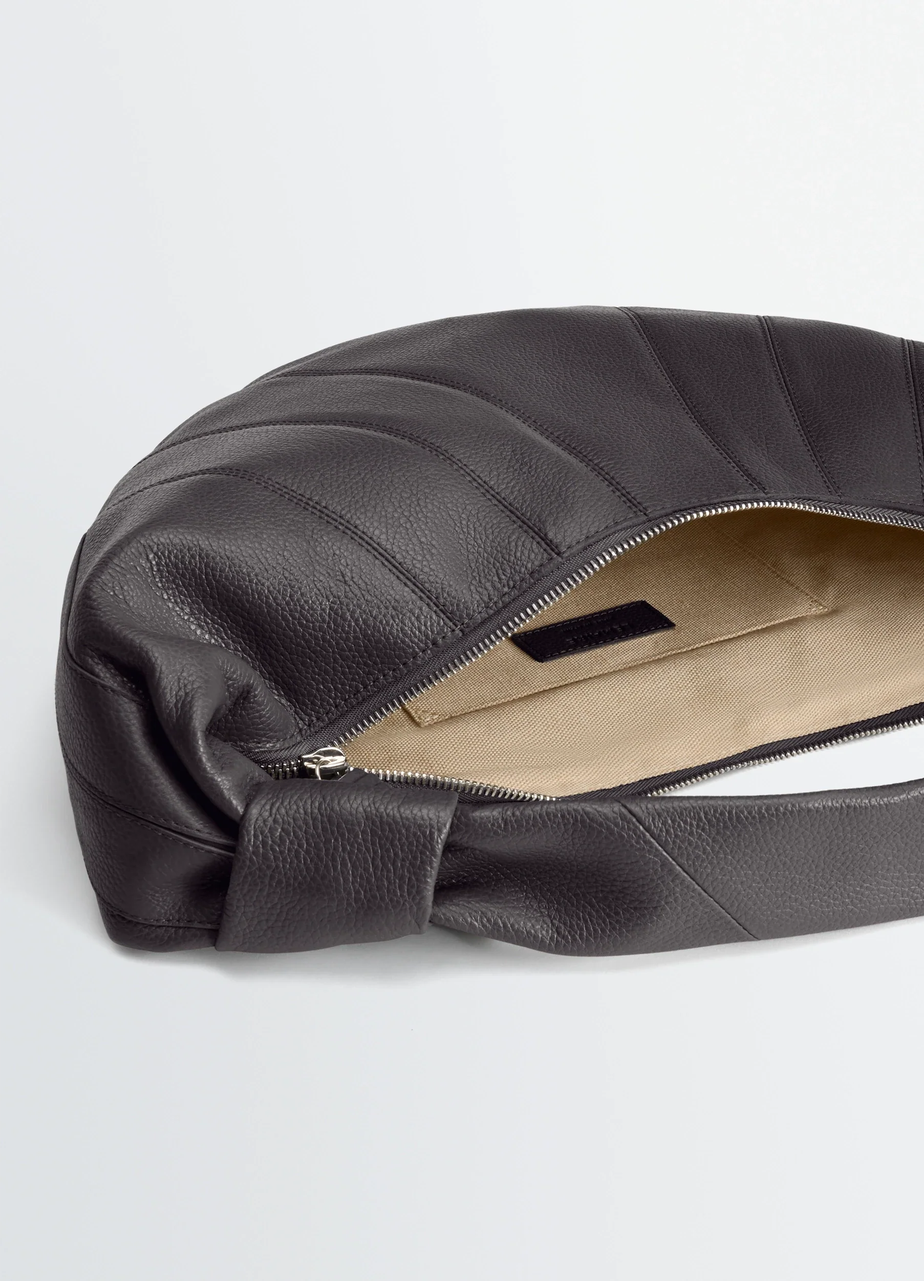 FORTUNE CROISSANT BAG IN LEATHER - Image 4