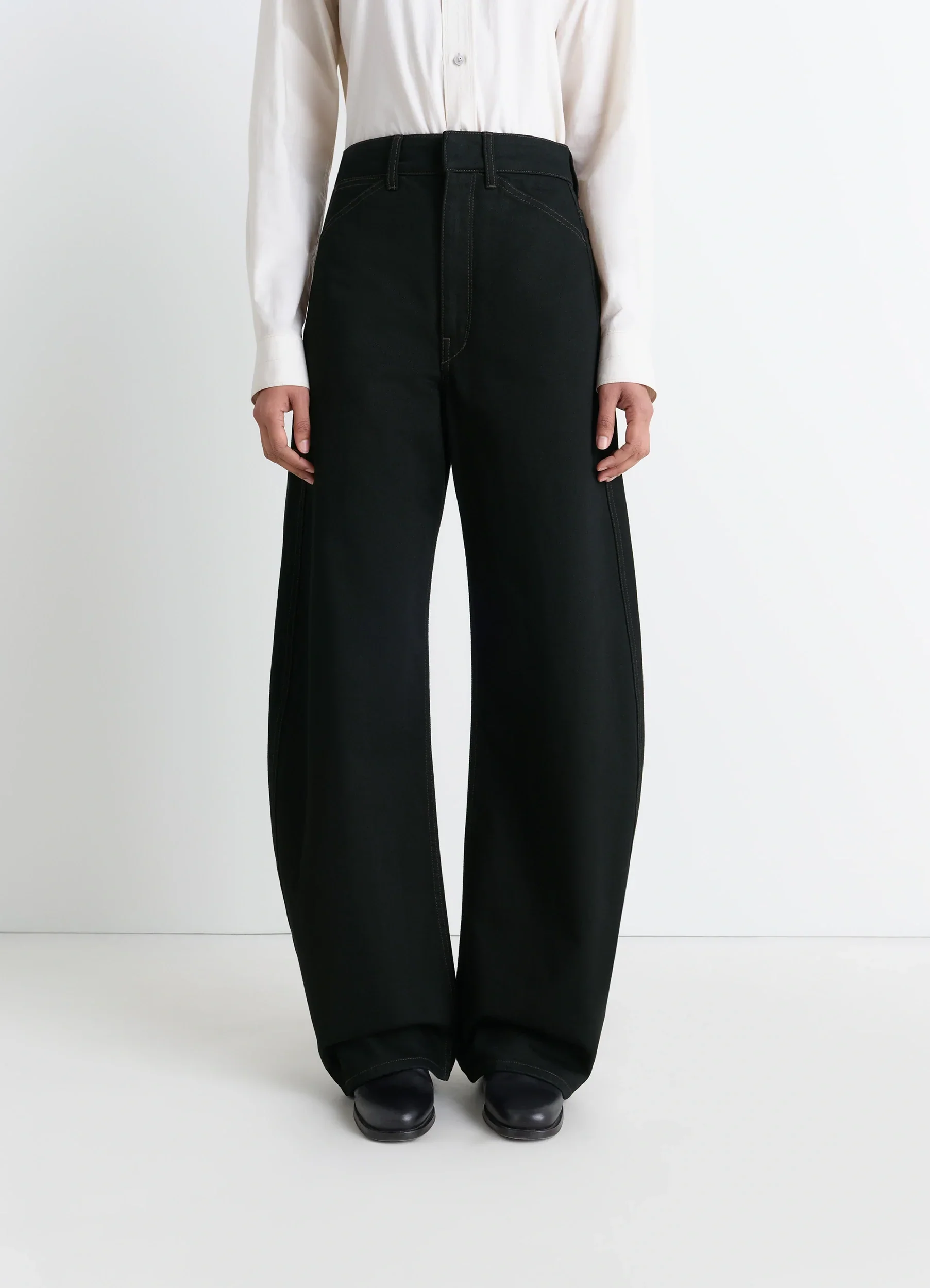 HIGH WAISTED CURVED PANTS IN DENIM - Image 2