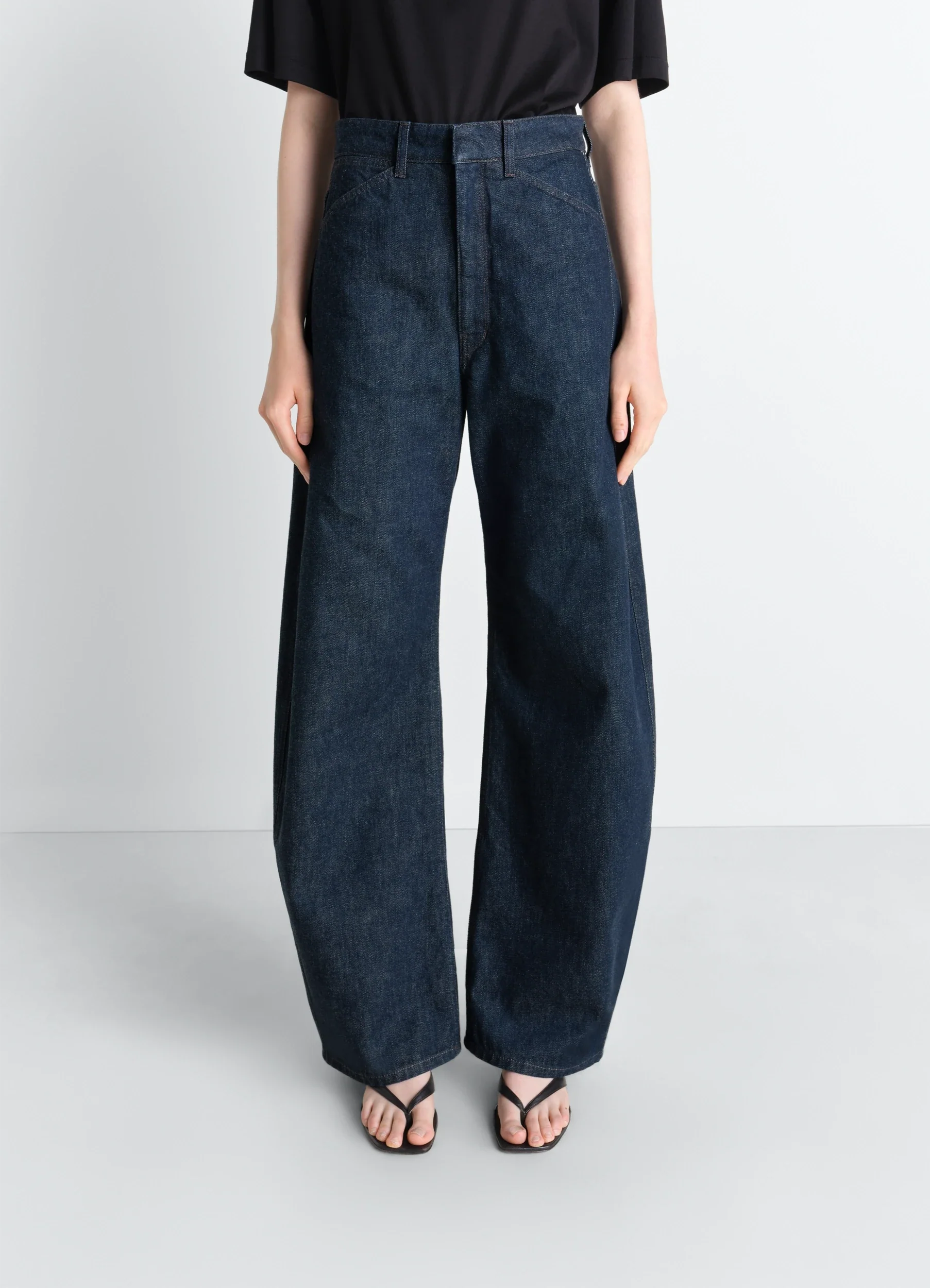 HIGH WAISTED CURVED PANTS IN DENIM - Image 2