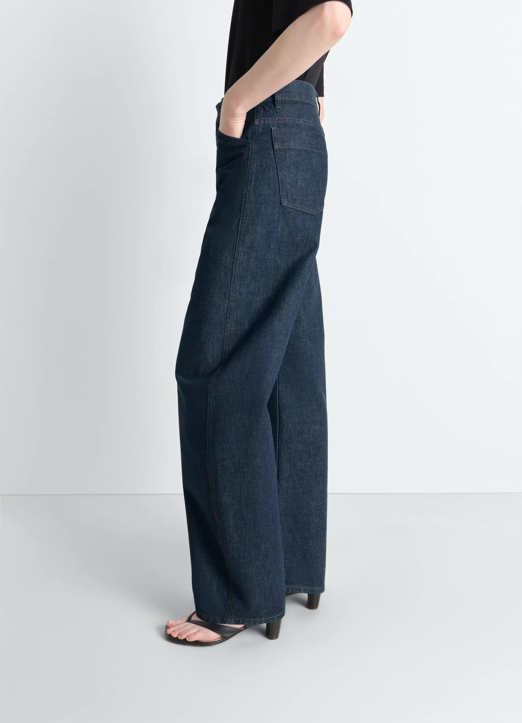 HIGH WAISTED CURVED PANTS IN DENIM - Image 3