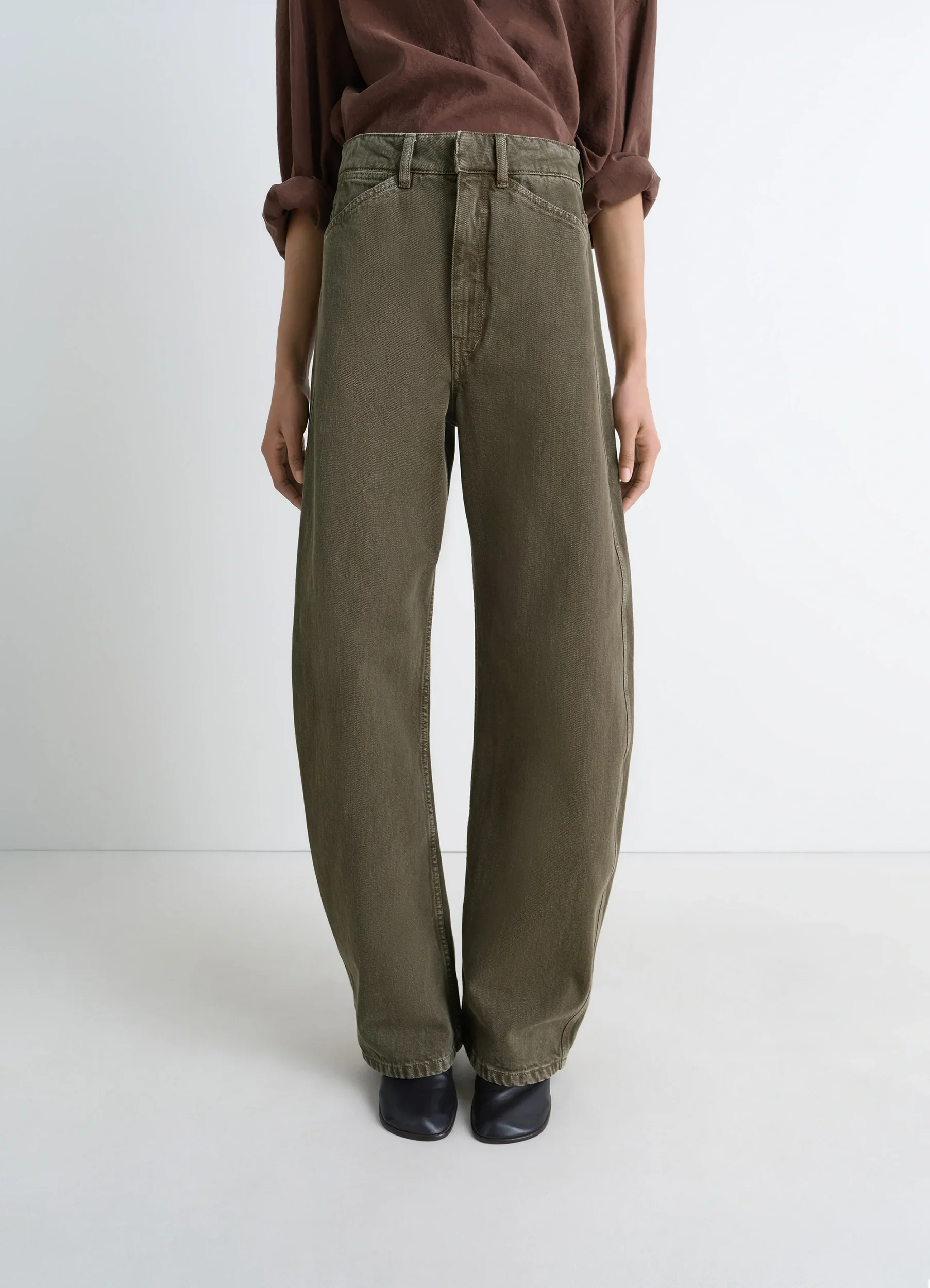 HIGH WAISTED CURVED PANTS IN DENIM - Image 2