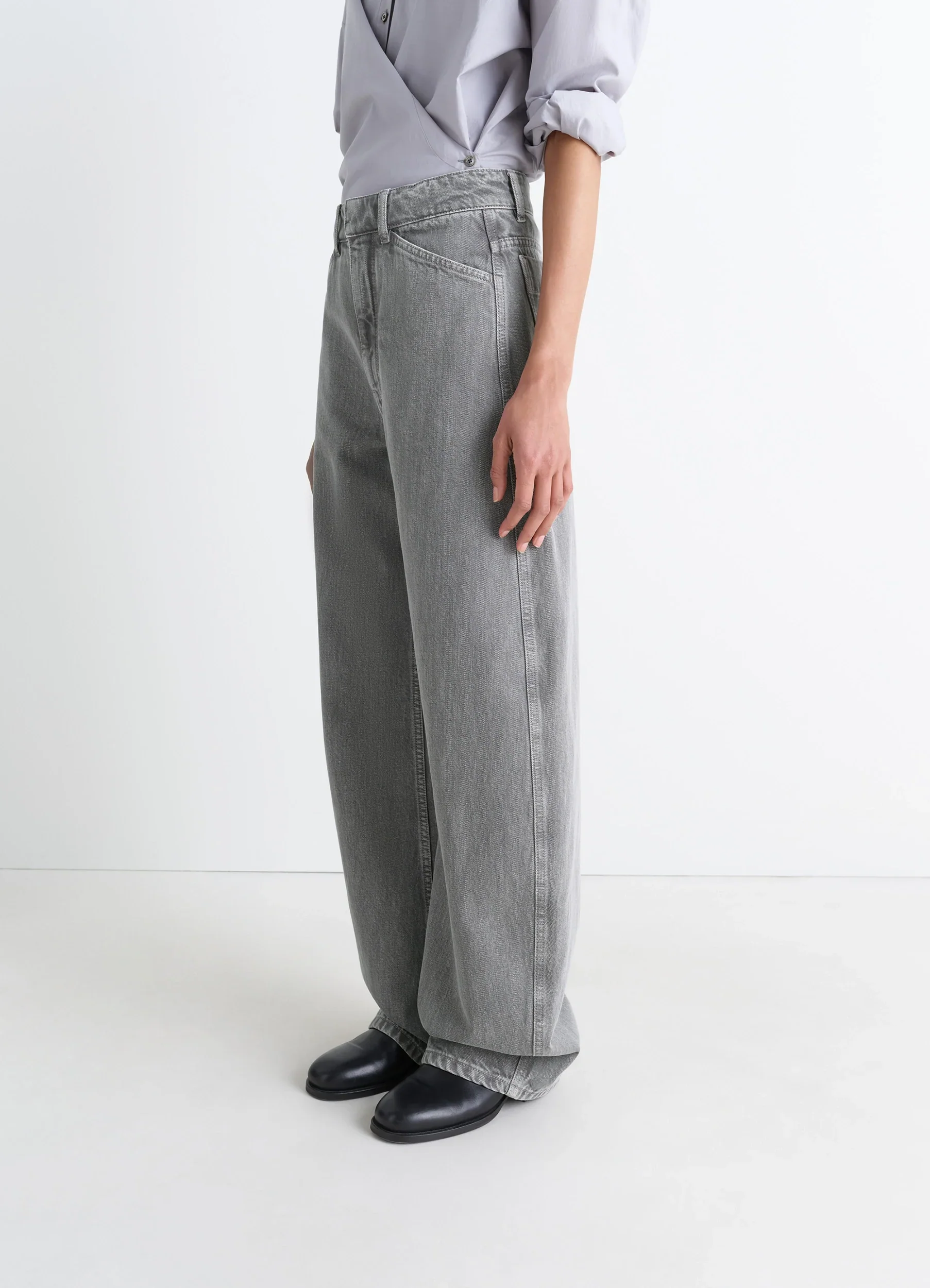 HIGH WAISTED CURVED PANTS IN DENIM - Image 3