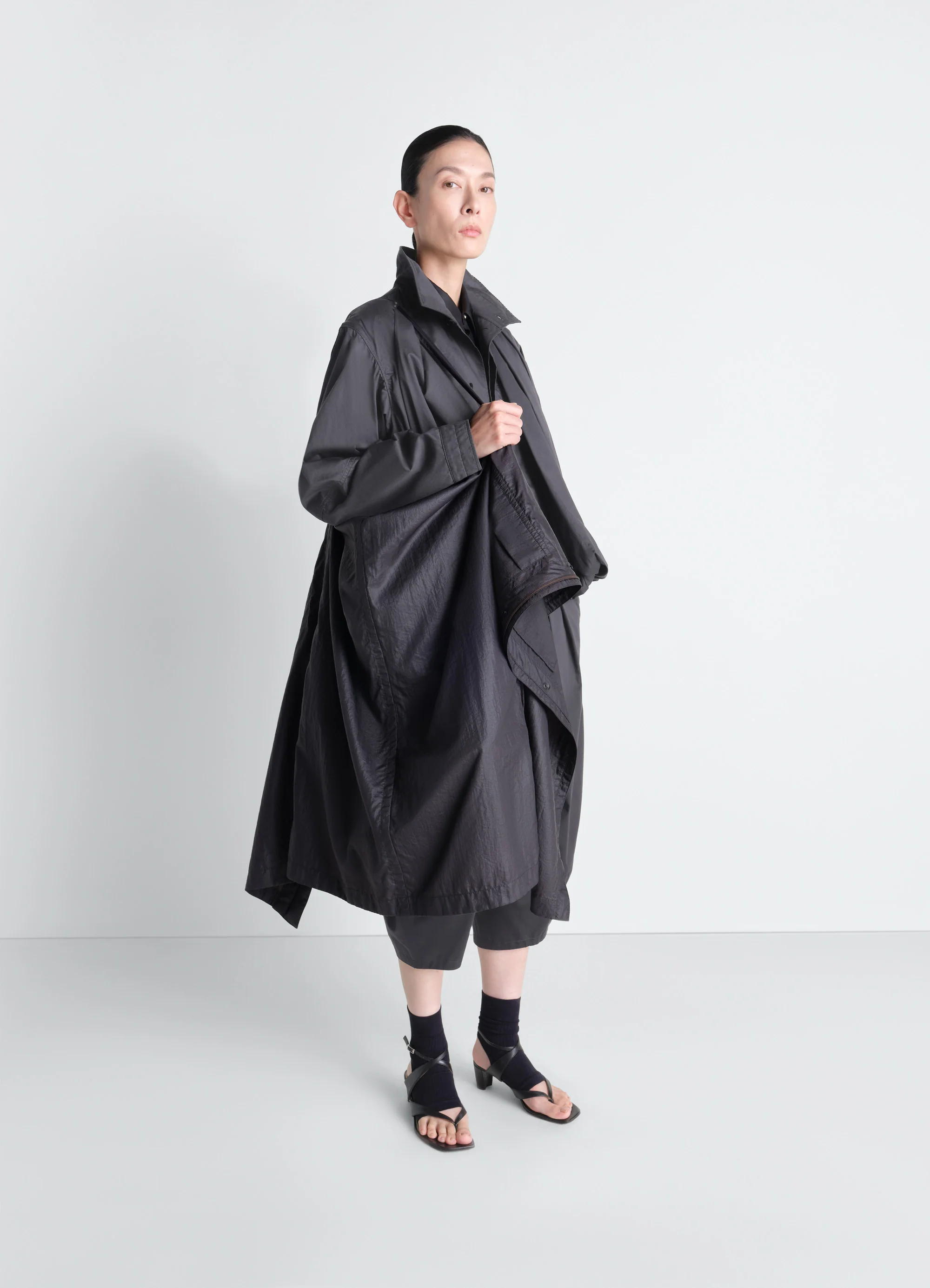 HOODED RAINCOAT IN LIGHT NYLON - Image 3