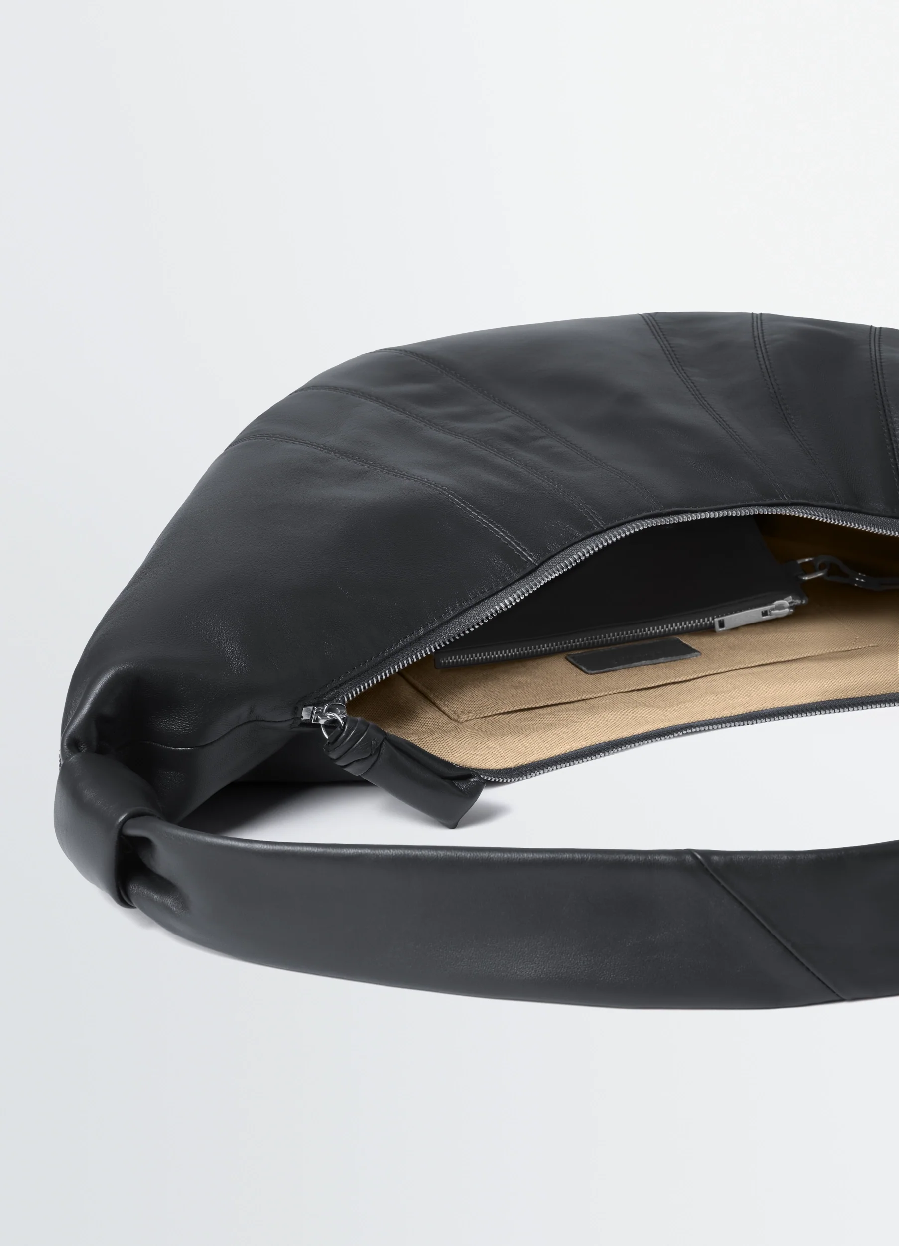 LARGE CROISSANT BAG IN LEATHER - Image 4