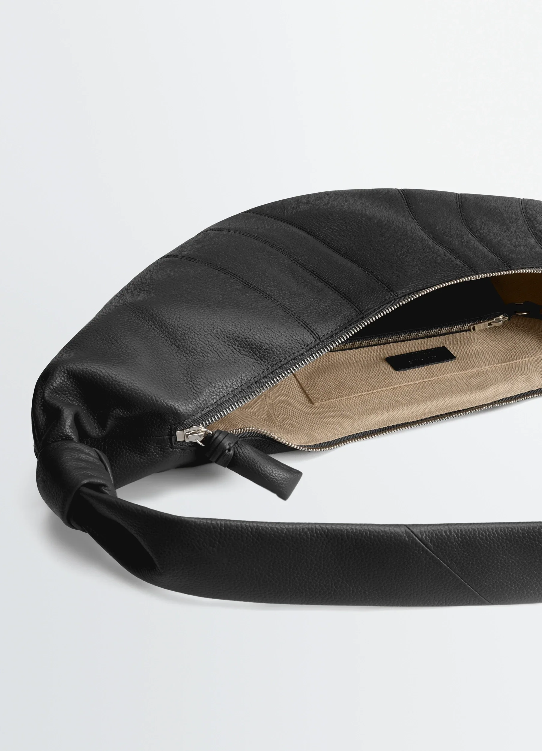 LARGE CROISSANT BAG IN LEATHER - Image 4