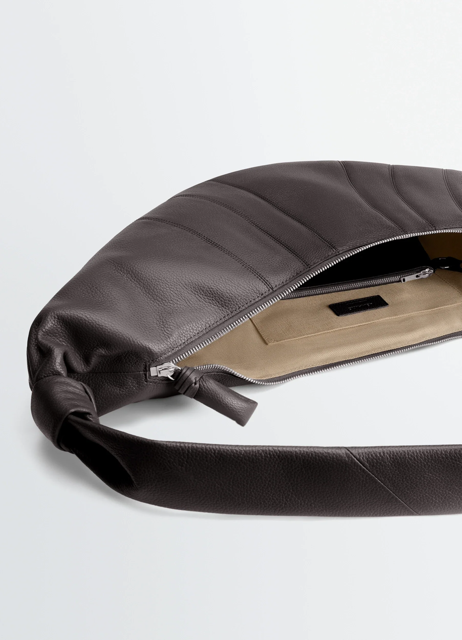 LARGE CROISSANT BAG IN LEATHER - Image 5