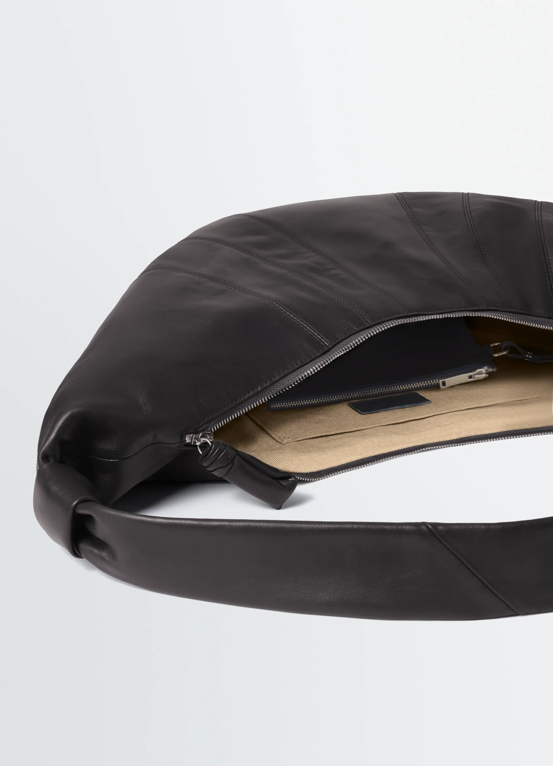 LARGE CROISSANT BAG IN LEATHER - Image 4