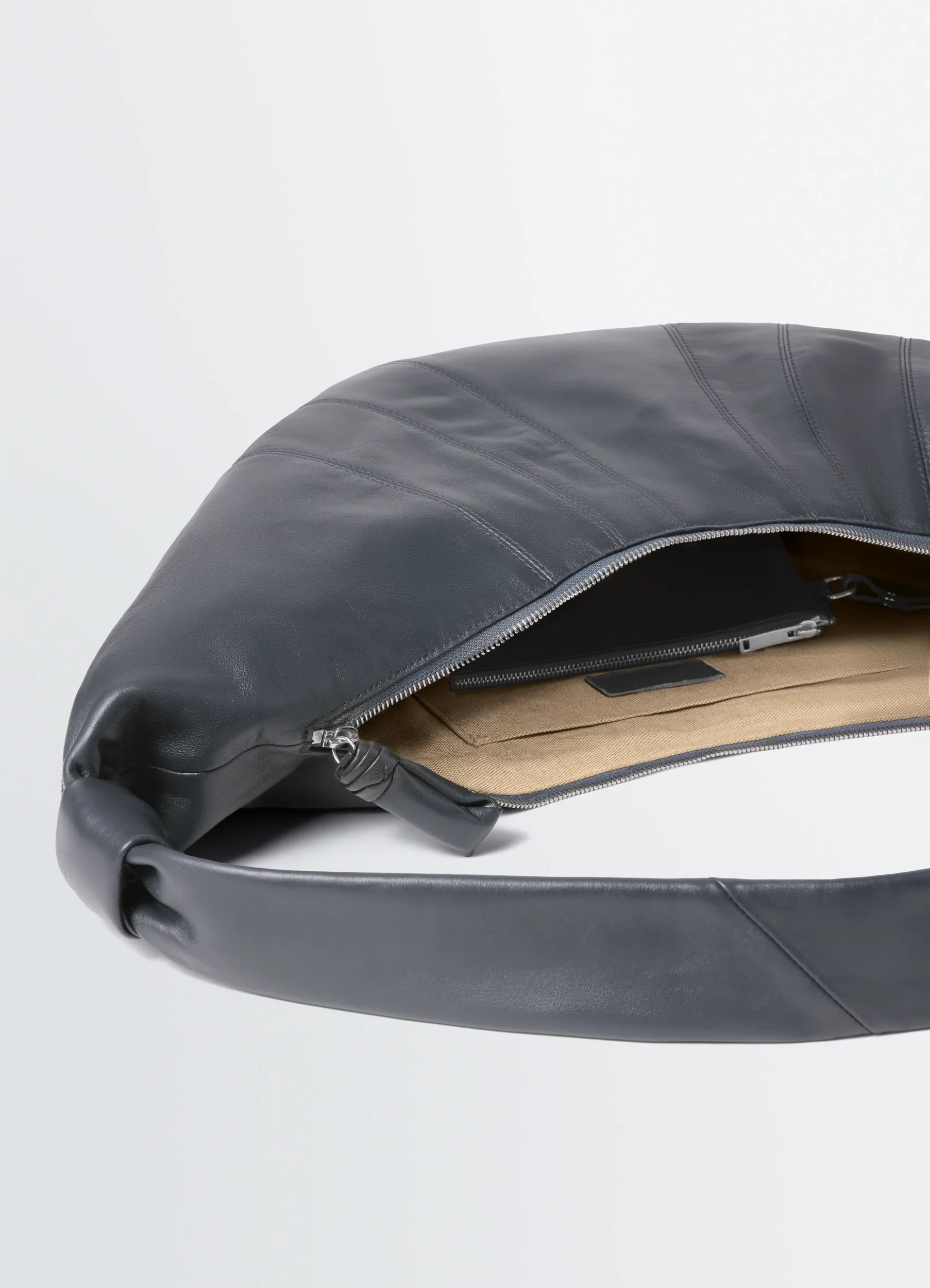 LARGE CROISSANT BAG IN LEATHER - Image 4