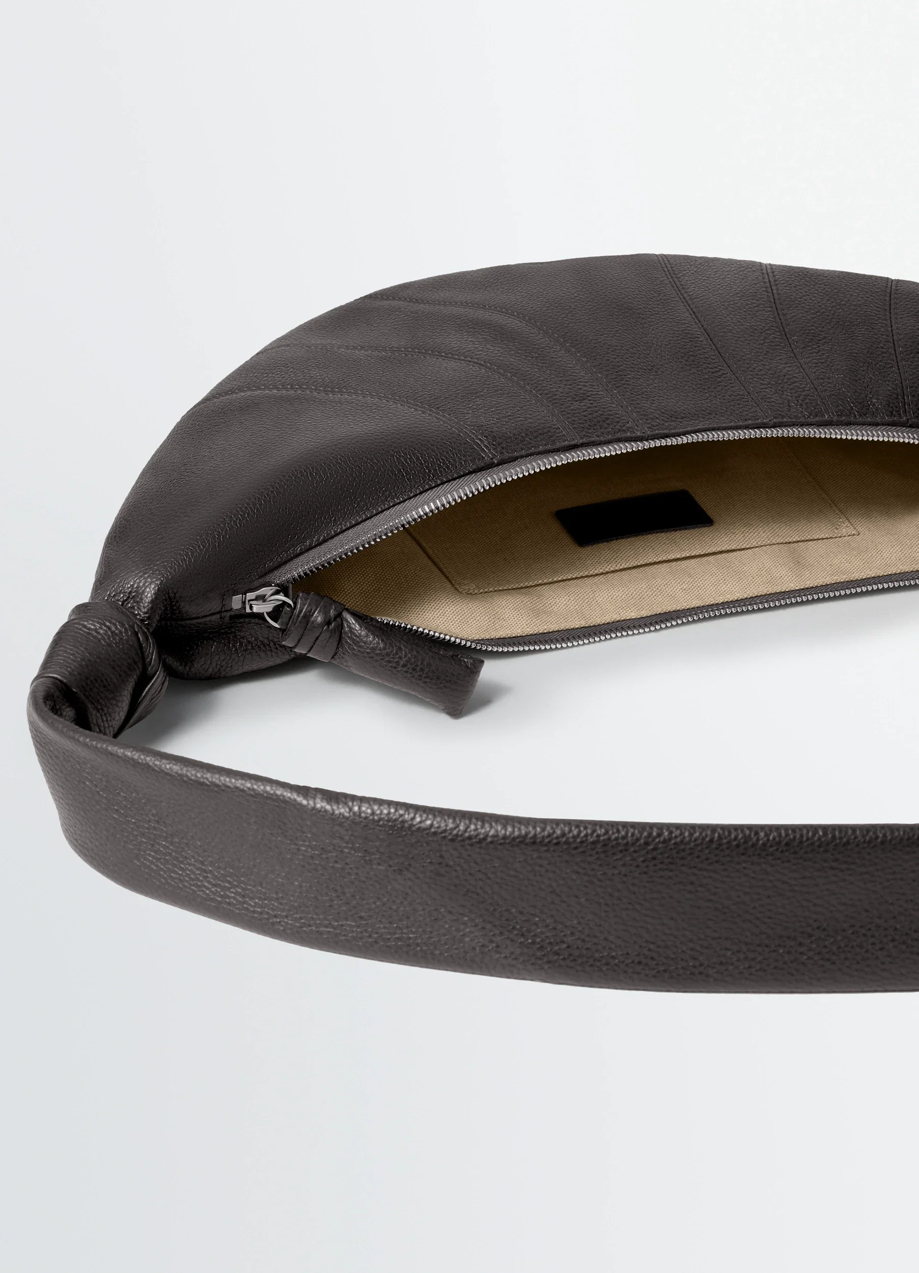 MEDIUM CROISSANT BAG IN LEATHER - Image 4