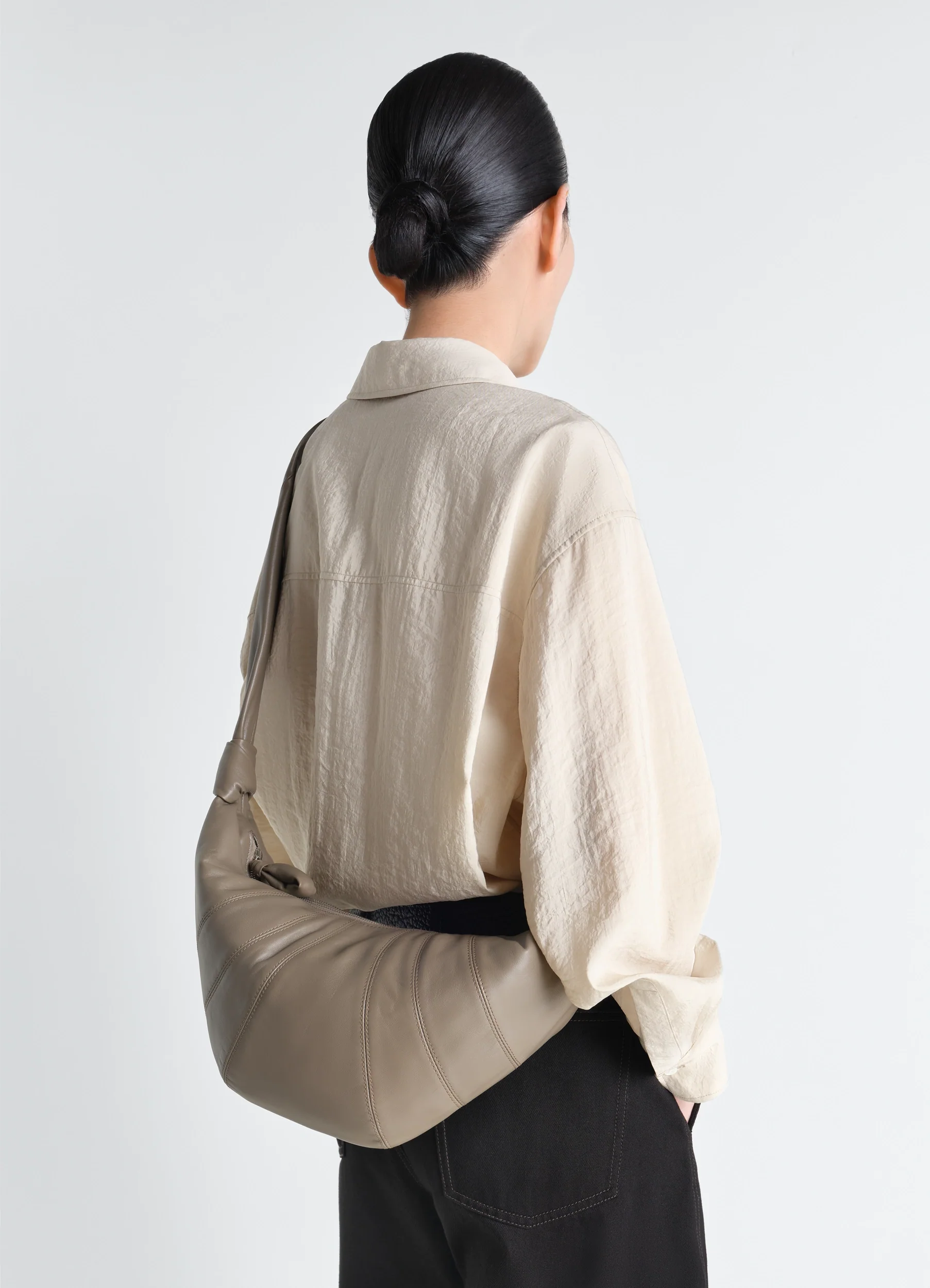 MEDIUM CROISSANT BAG IN LEATHER - Image 2
