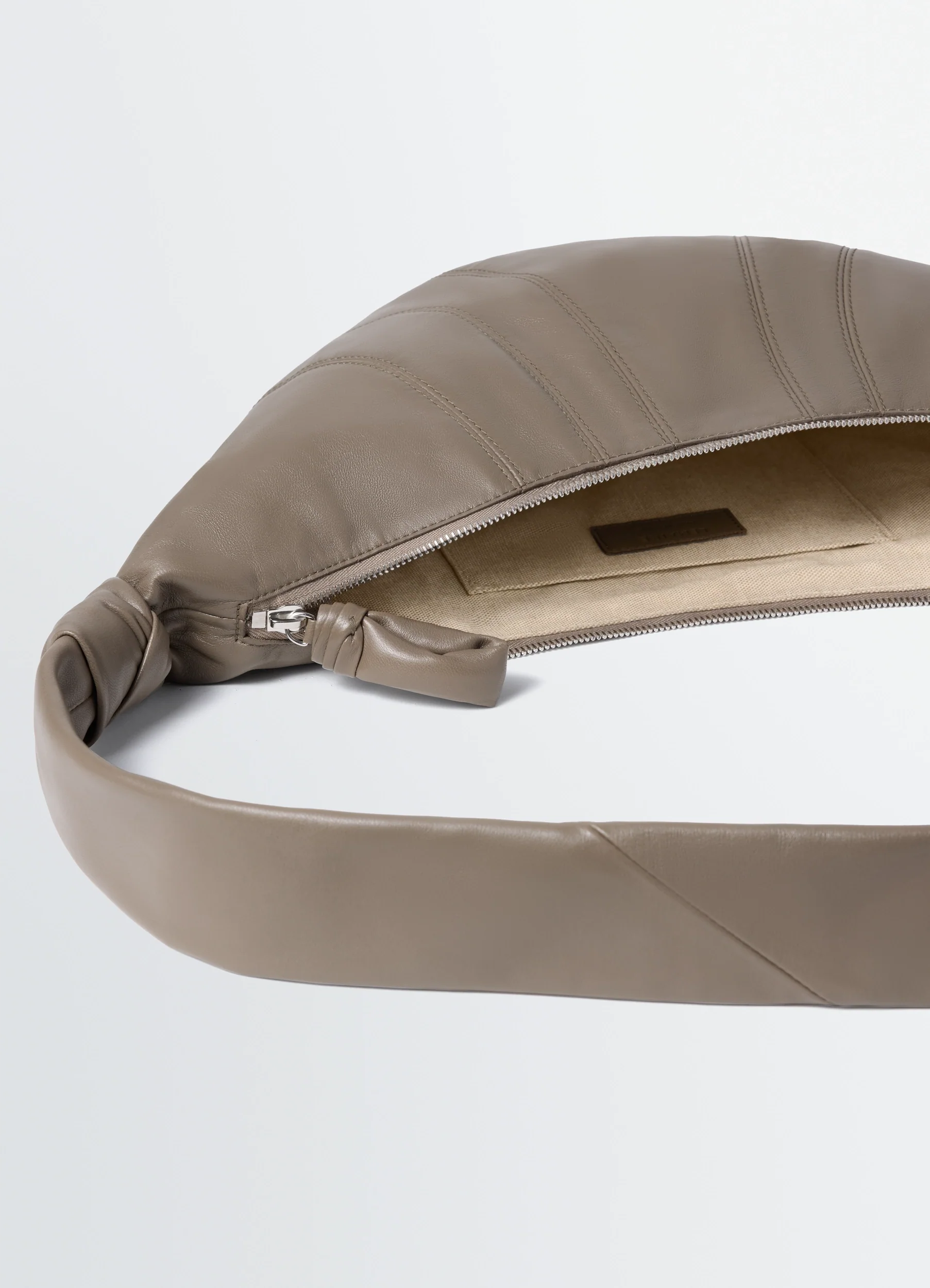 MEDIUM CROISSANT BAG IN LEATHER - Image 5