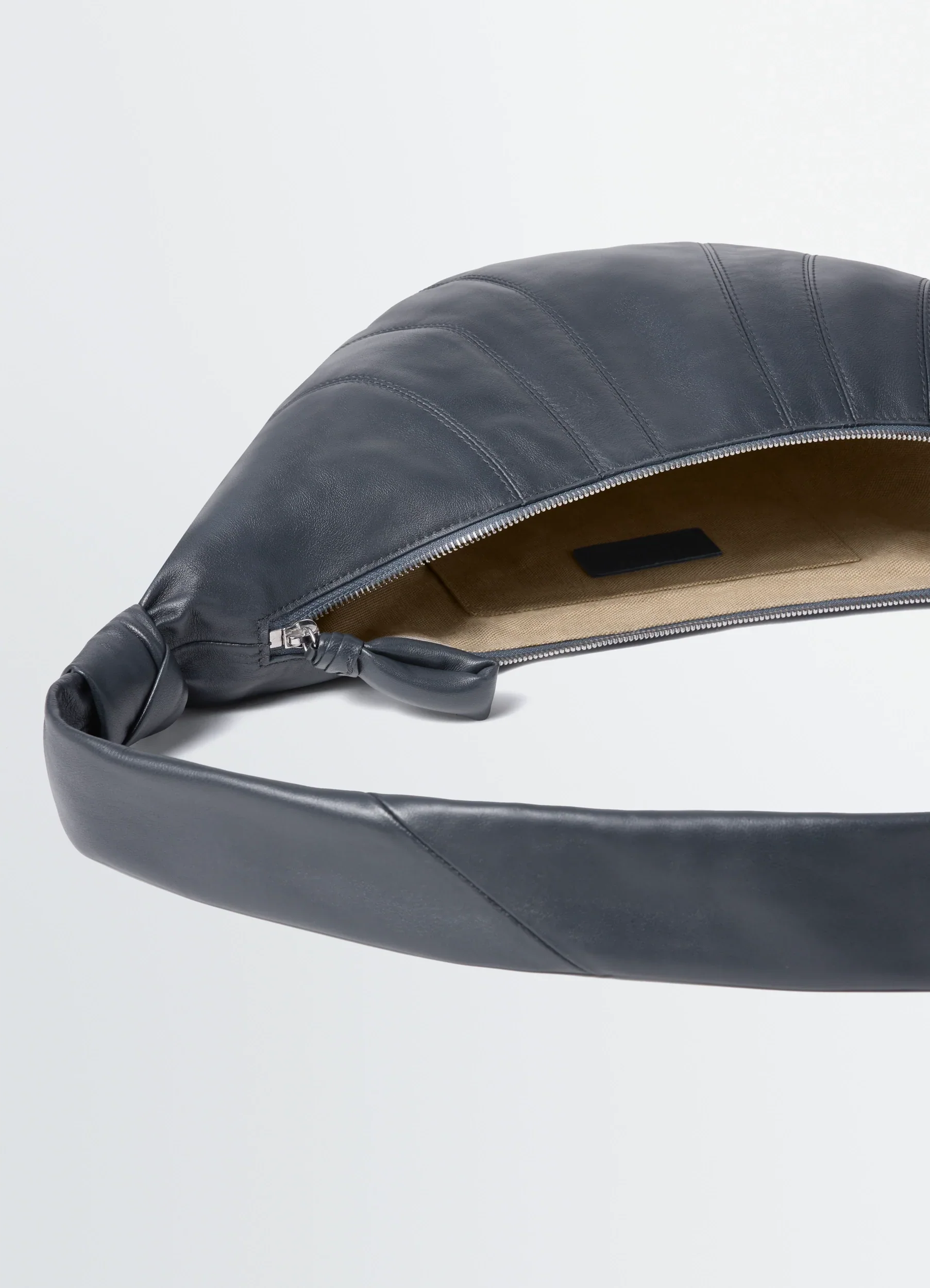 MEDIUM CROISSANT BAG IN LEATHER - Image 3