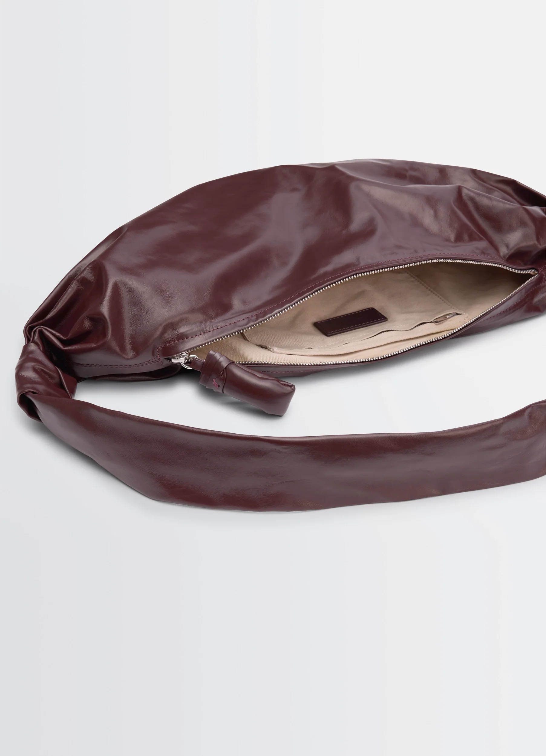 MEDIUM SOFT CROISSANT BAG IN PAPER LEATHER - Image 4