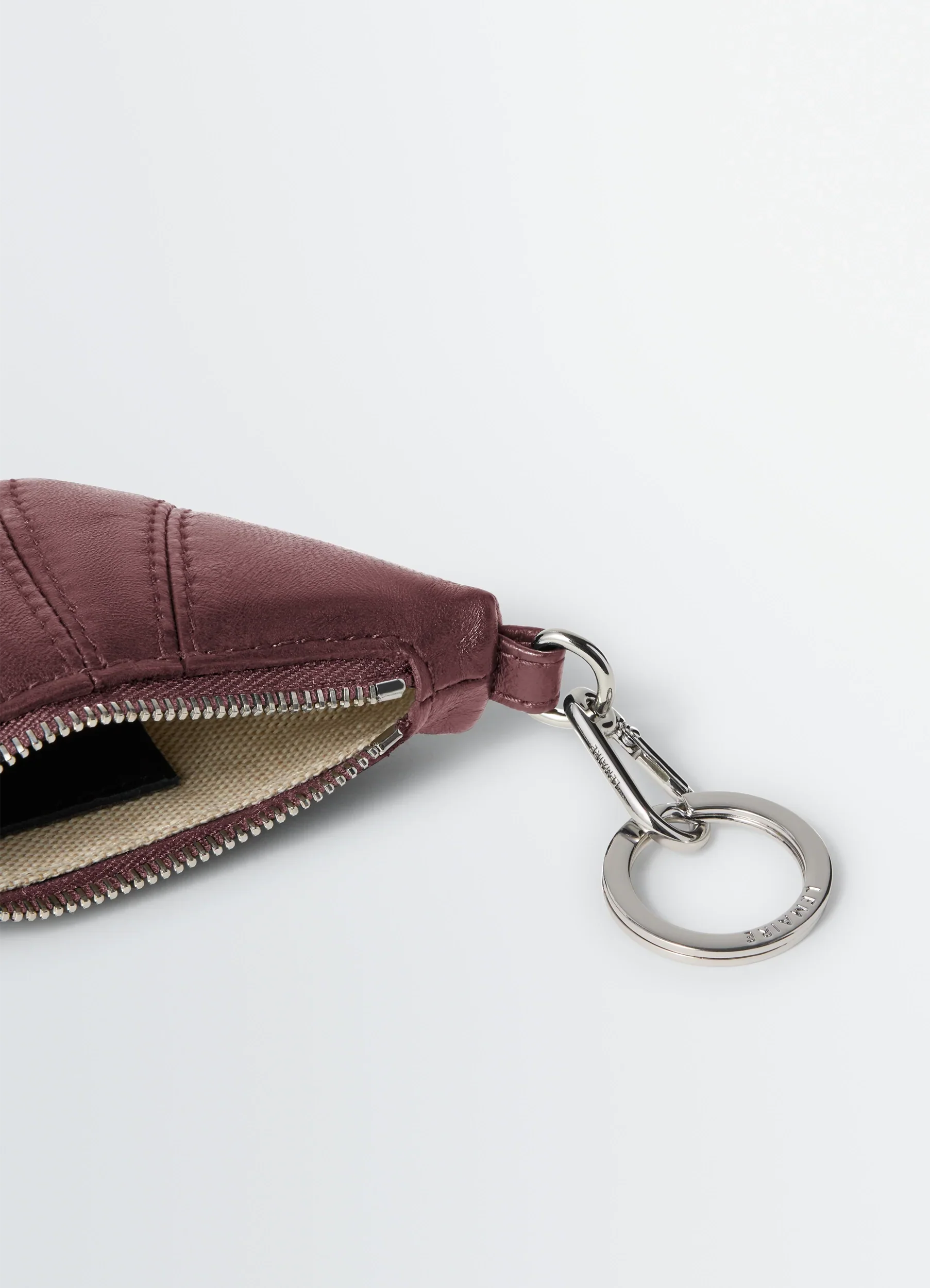 MINI CROISSANT KEYRING IN LEATHER - Image 3