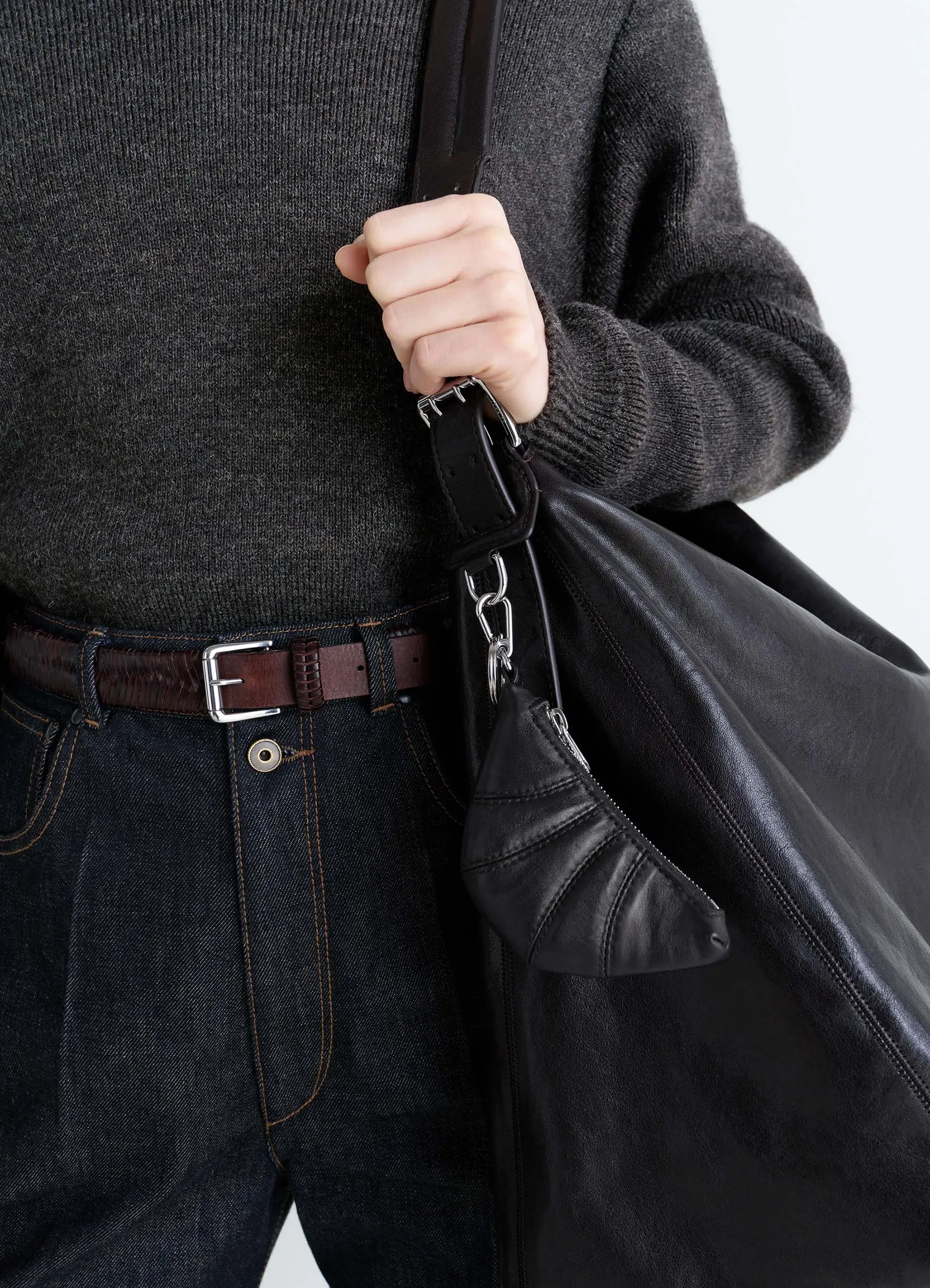 MINI CROISSANT KEYRING IN LEATHER - Image 2
