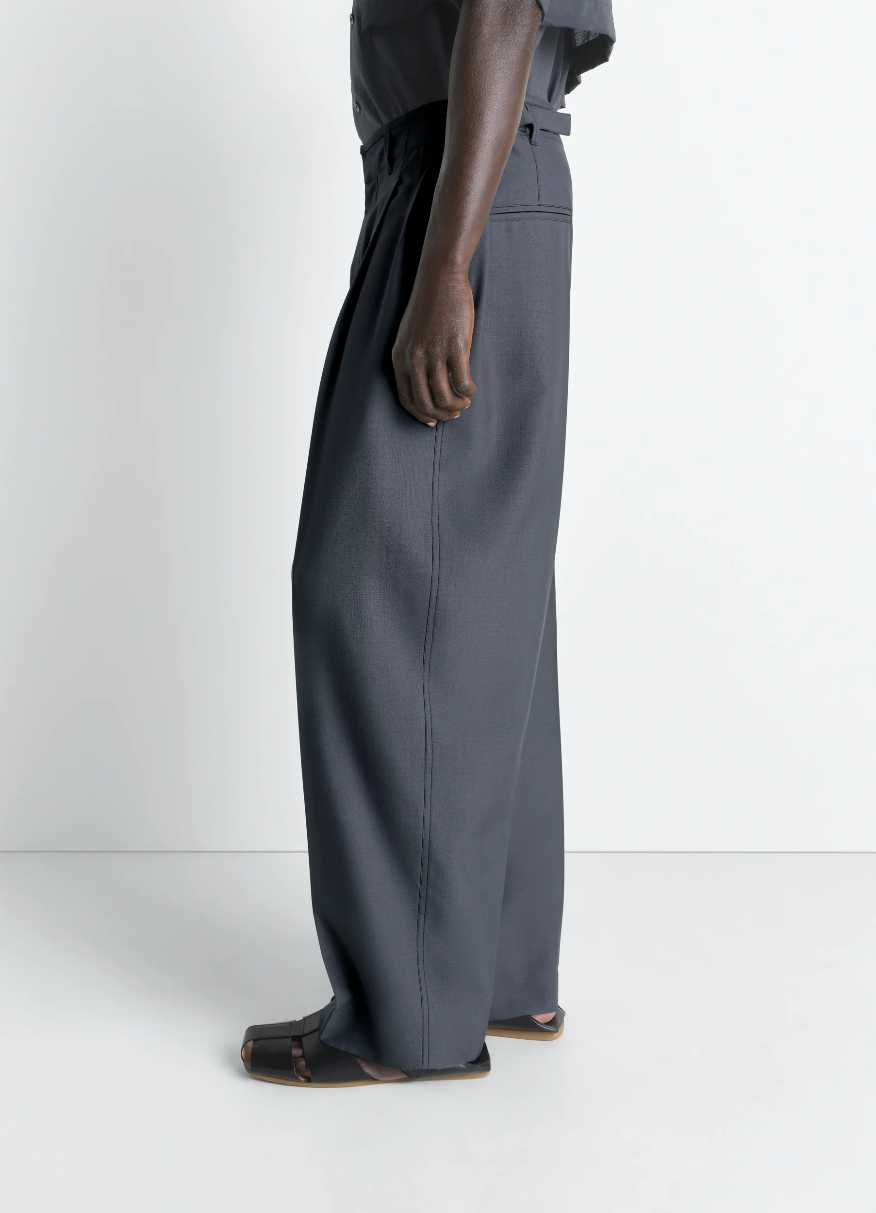 PLEATED TAILORED PANTS IN POLYWOOL - Image 3