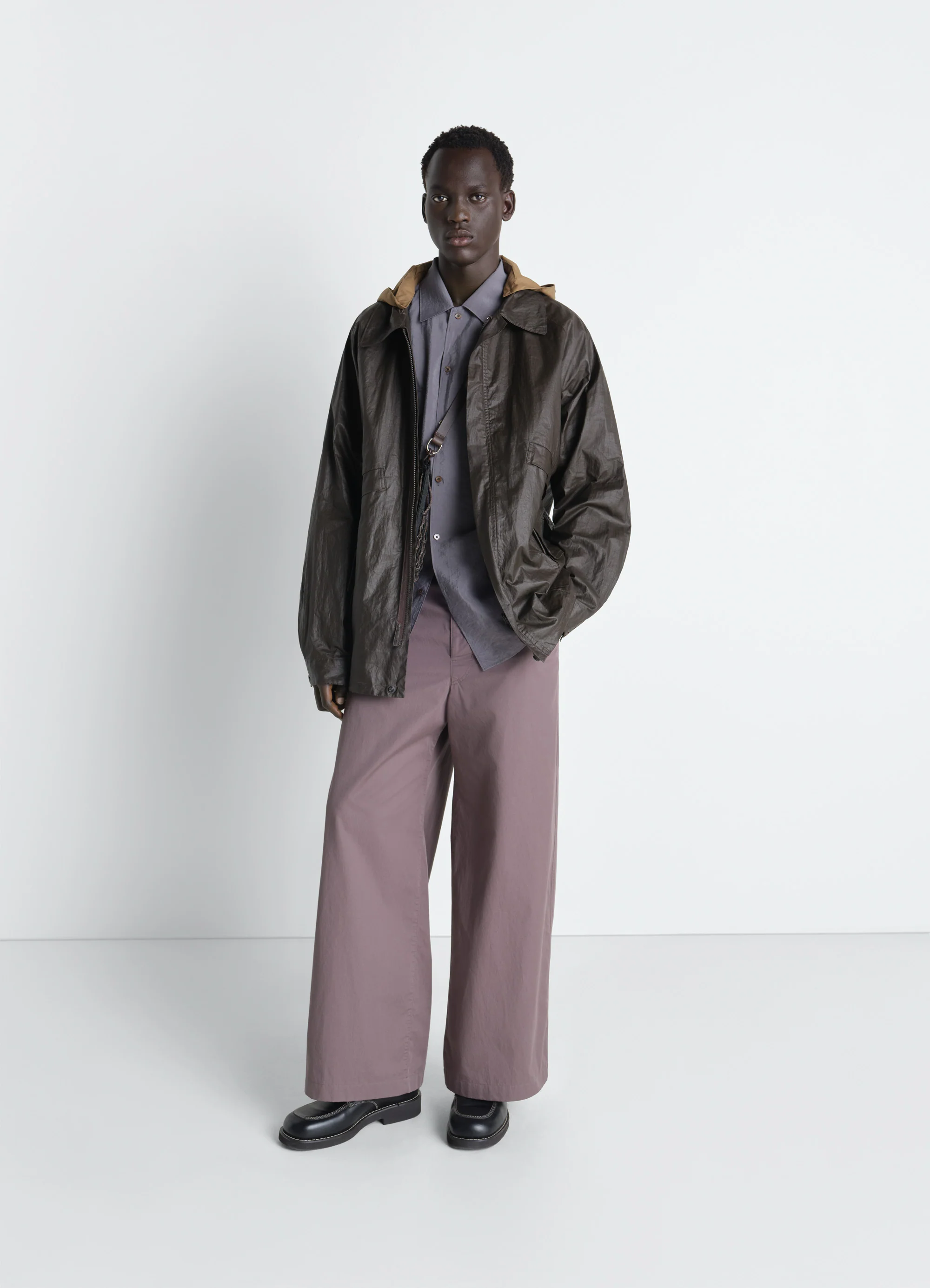 RAIN JACKET WITH DETACHABLE HOOD IN COATED TECHNICAL LINEN - Image 2
