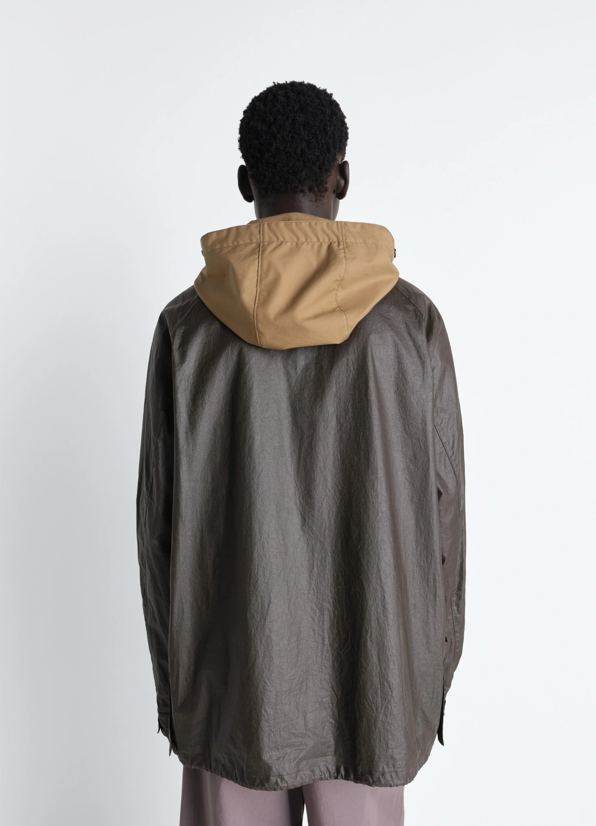 RAIN JACKET WITH DETACHABLE HOOD IN COATED TECHNICAL LINEN - Image 5
