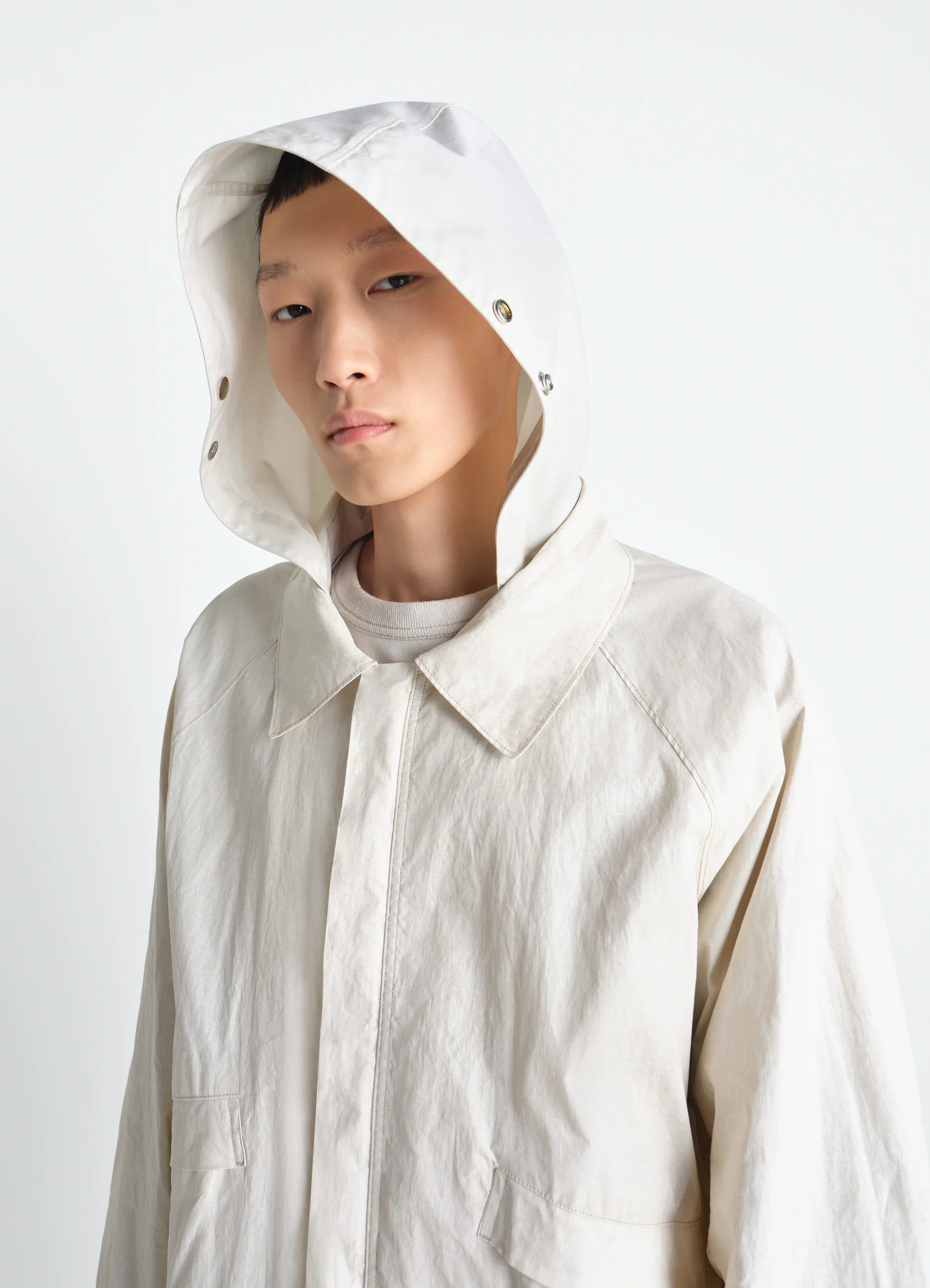 RAIN JACKET WITH DETACHABLE HOOD IN COATED TECHNICAL LINEN - Image 3