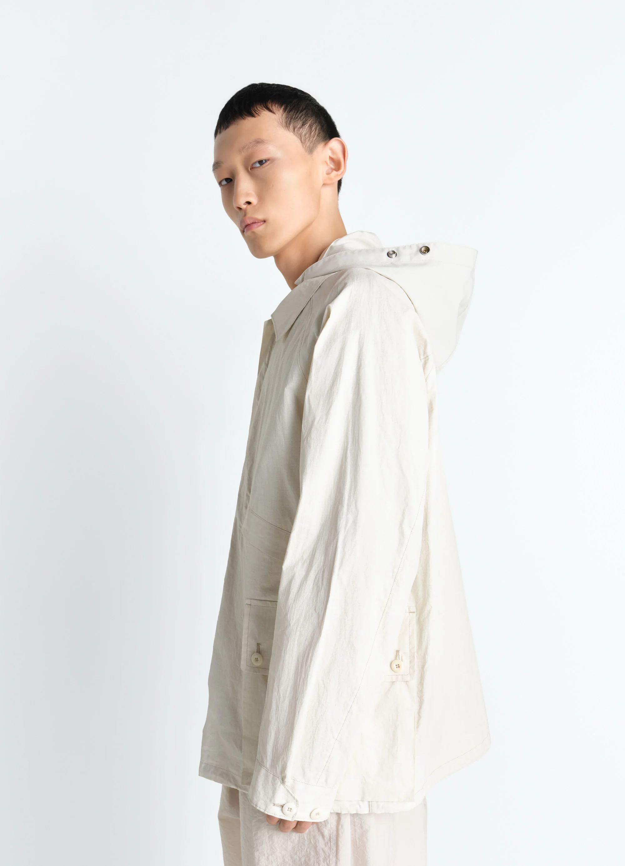 RAIN JACKET WITH DETACHABLE HOOD IN COATED TECHNICAL LINEN - Image 4