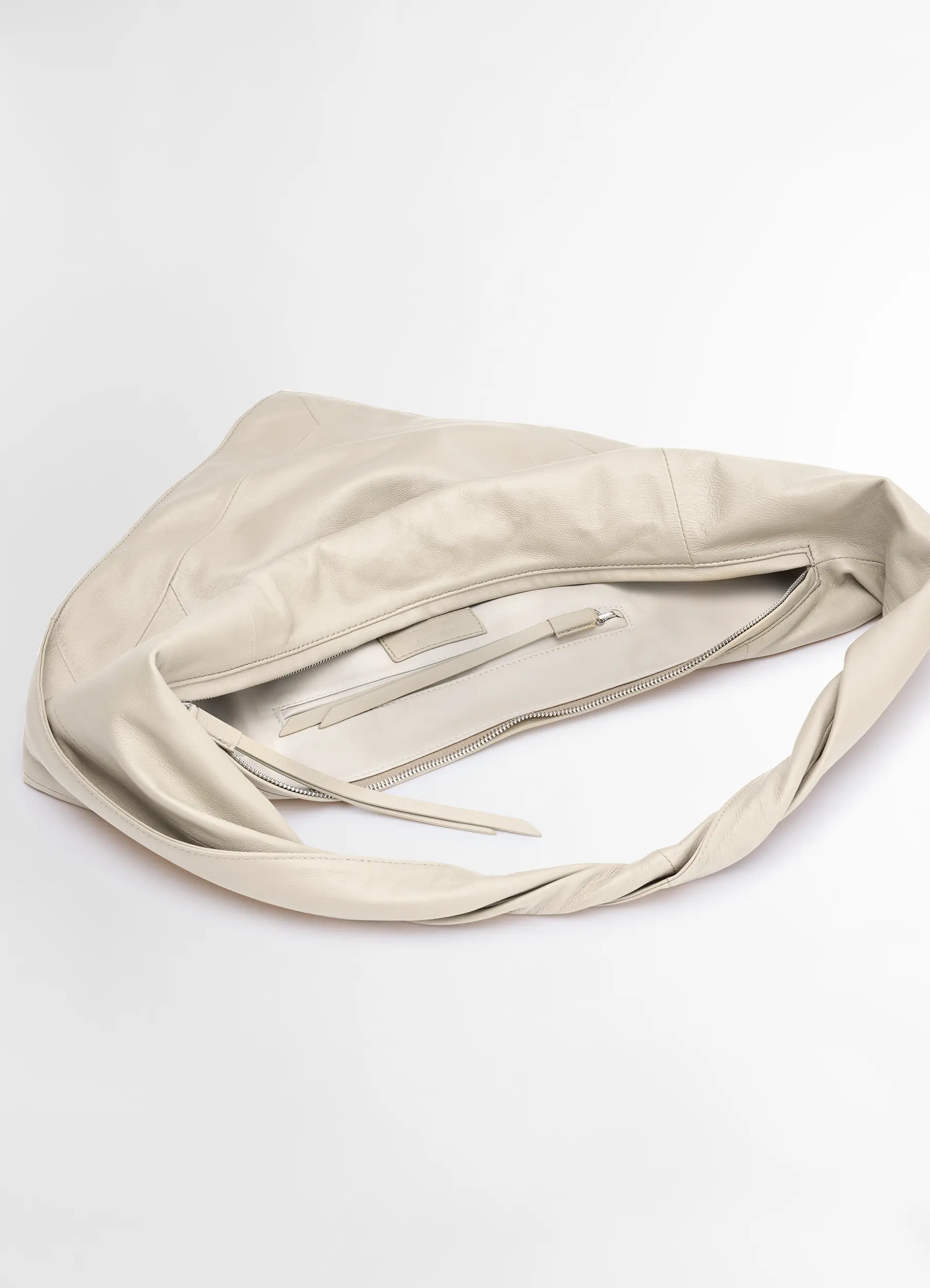 SMALL SCARF EXTENDED HANDLE BAG IN LEATHER - Image 4