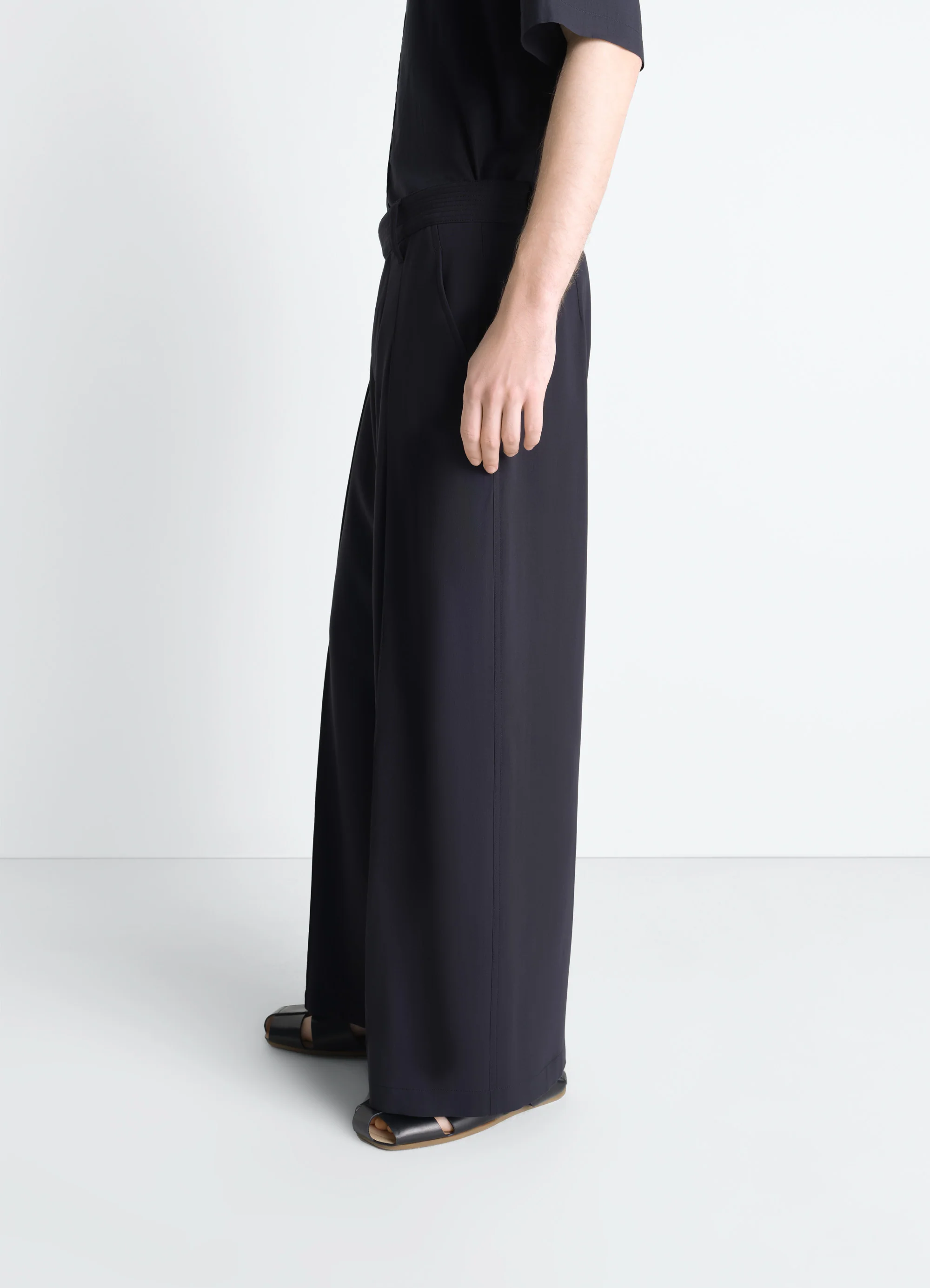 SINGLE PLEAT PANTS IN WOOL CREPE - Image 4