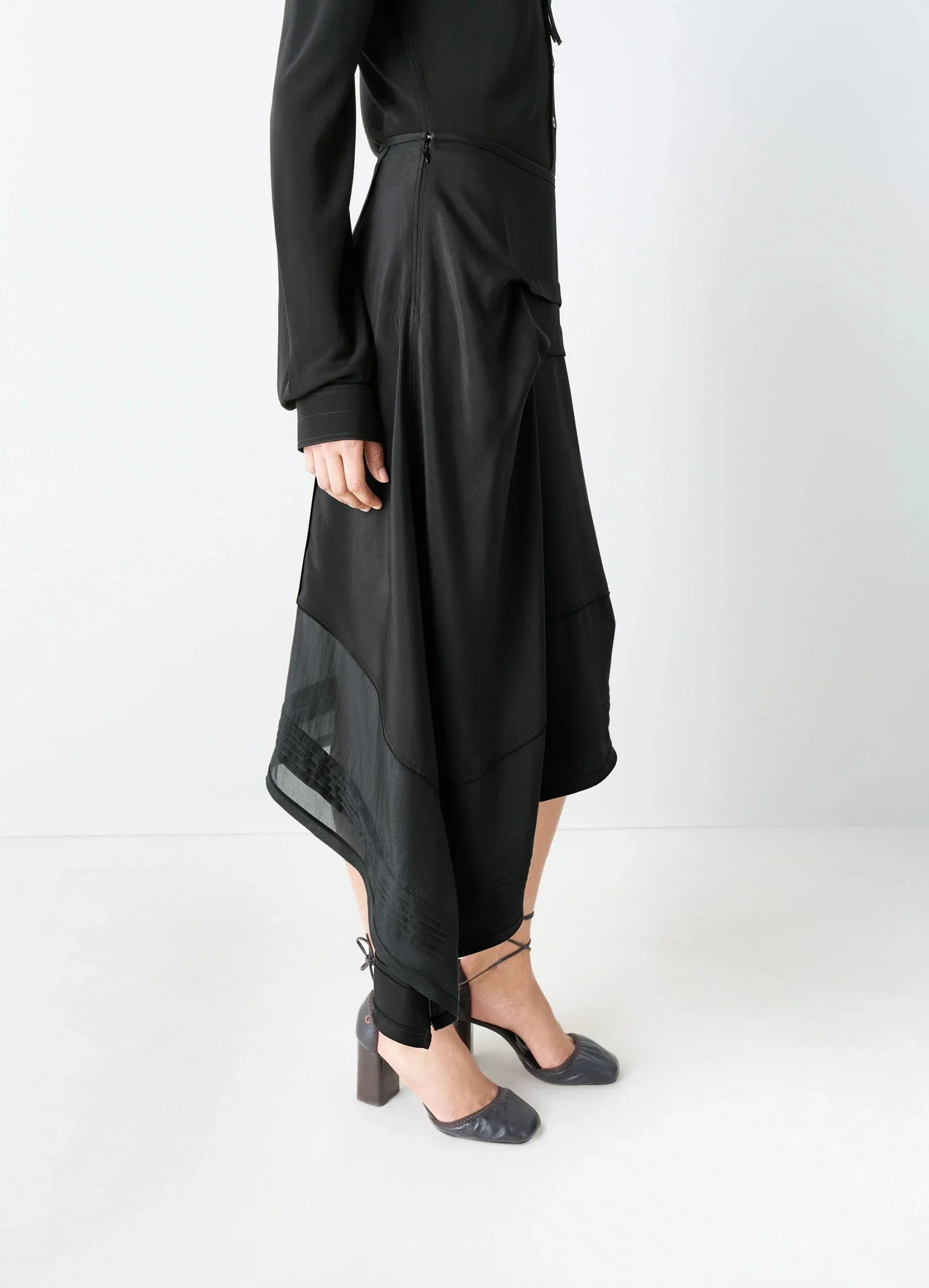 SKIRT WITH PLEATS IN SILK - Image 2