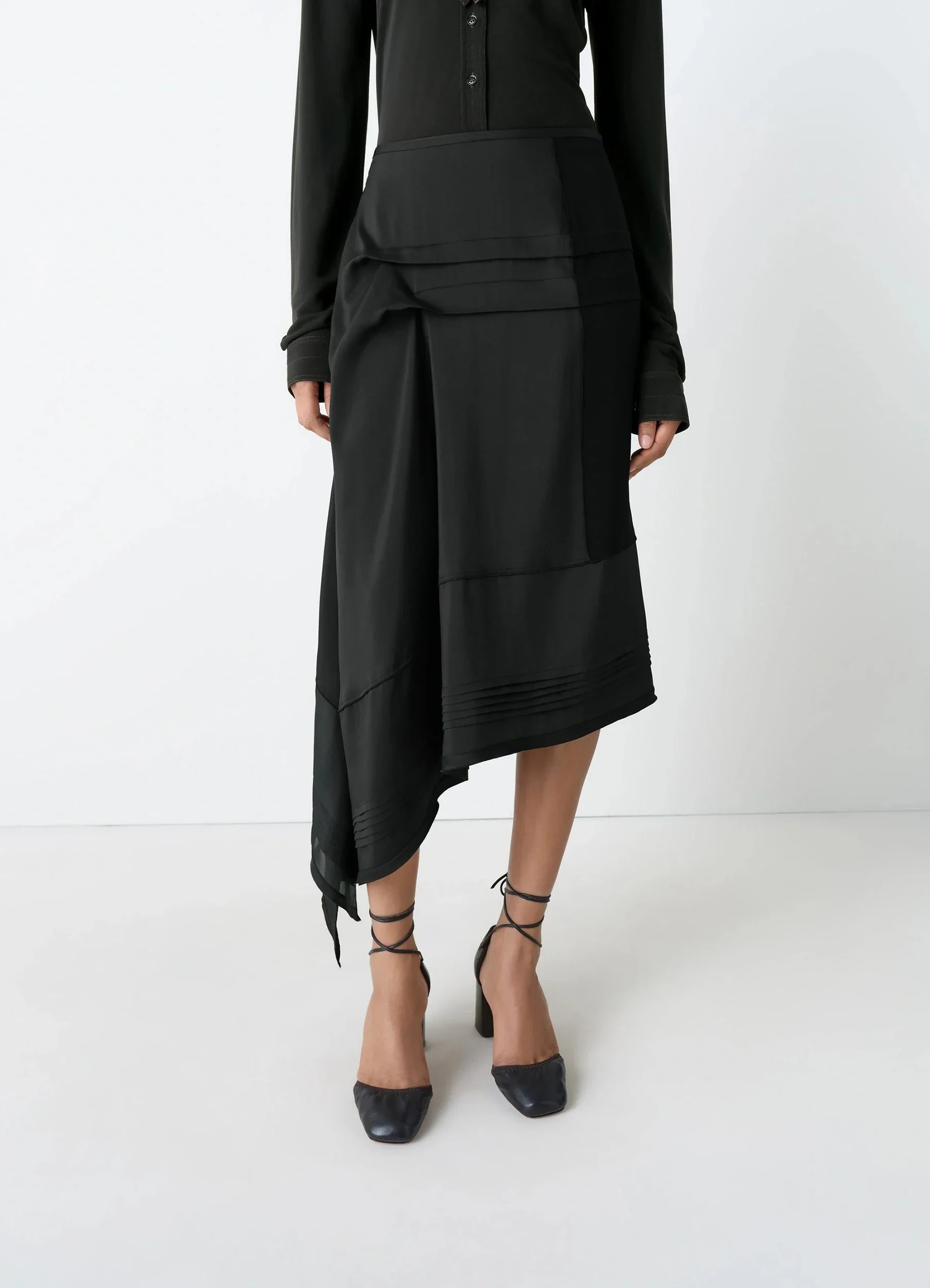 SKIRT WITH PLEATS IN SILK - Image 3