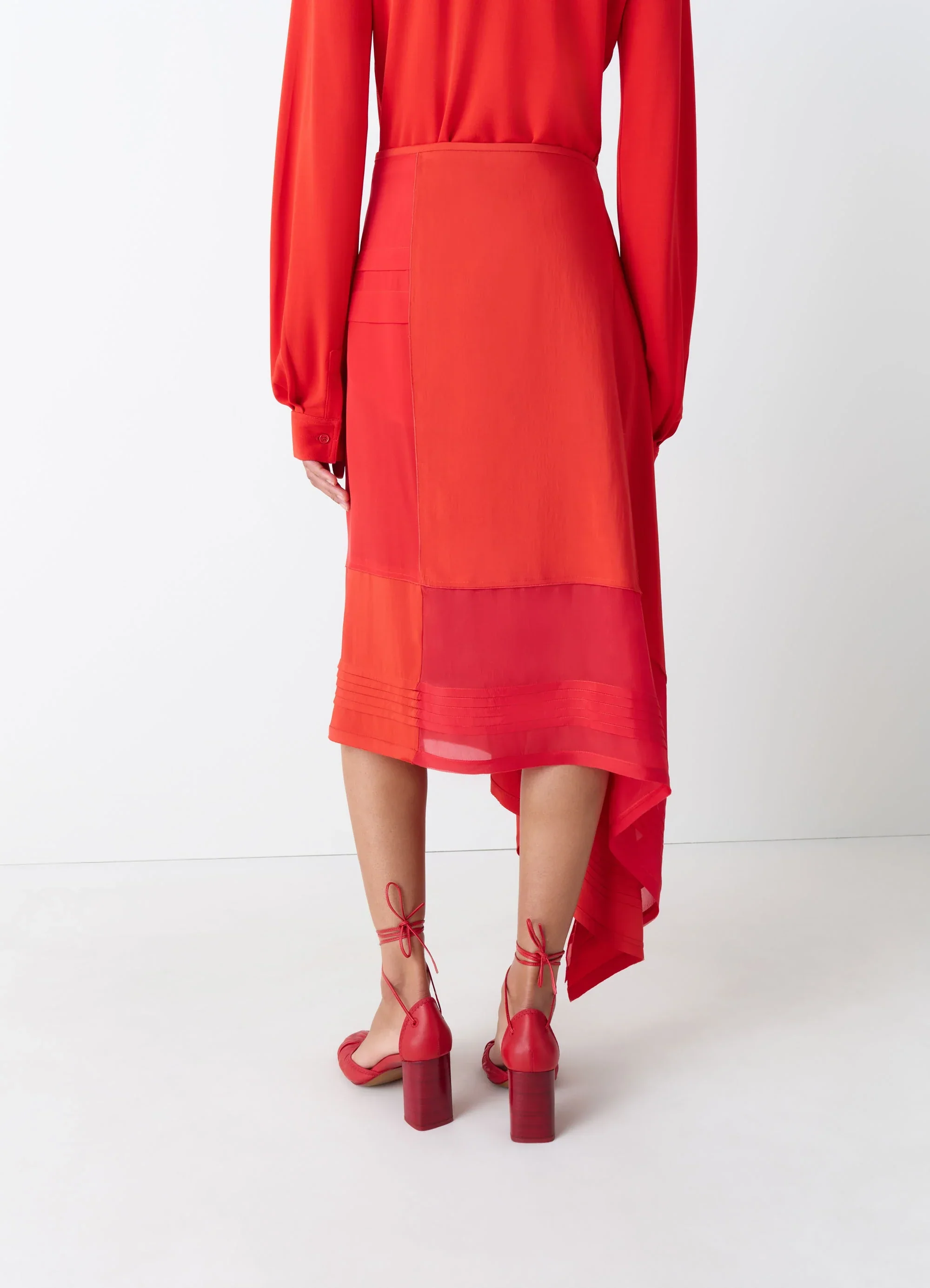 SKIRT WITH PLEATS IN SILK - Image 3