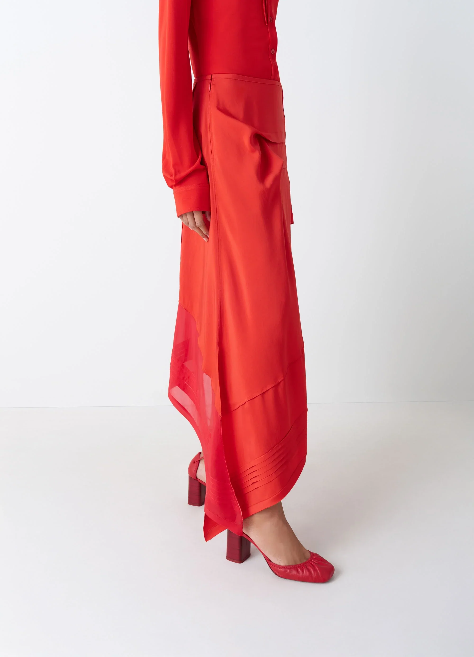 SKIRT WITH PLEATS IN SILK - Image 4