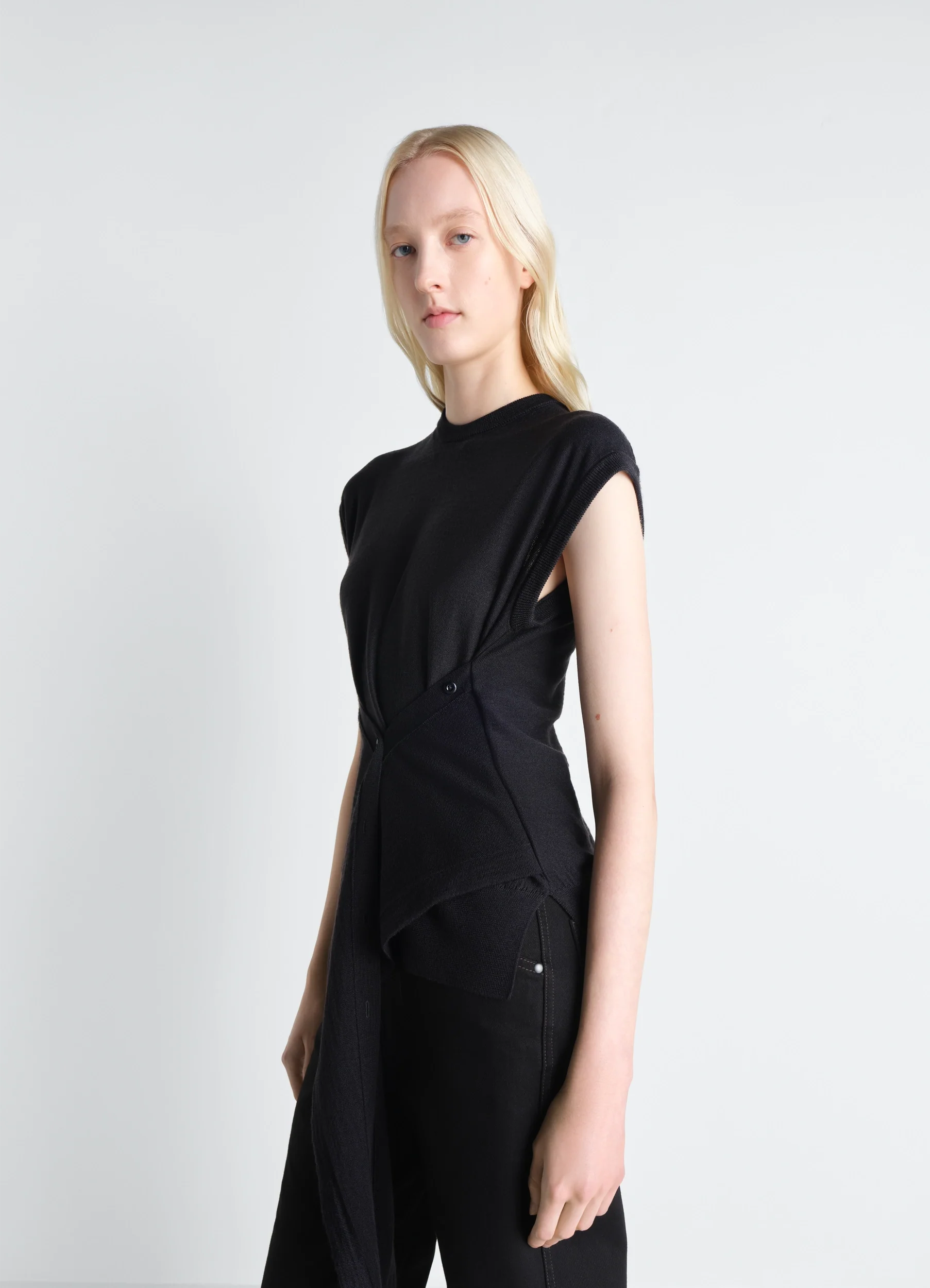 SLEEVELESS BUTTONED TOP IN MERINO BLEND - Image 3