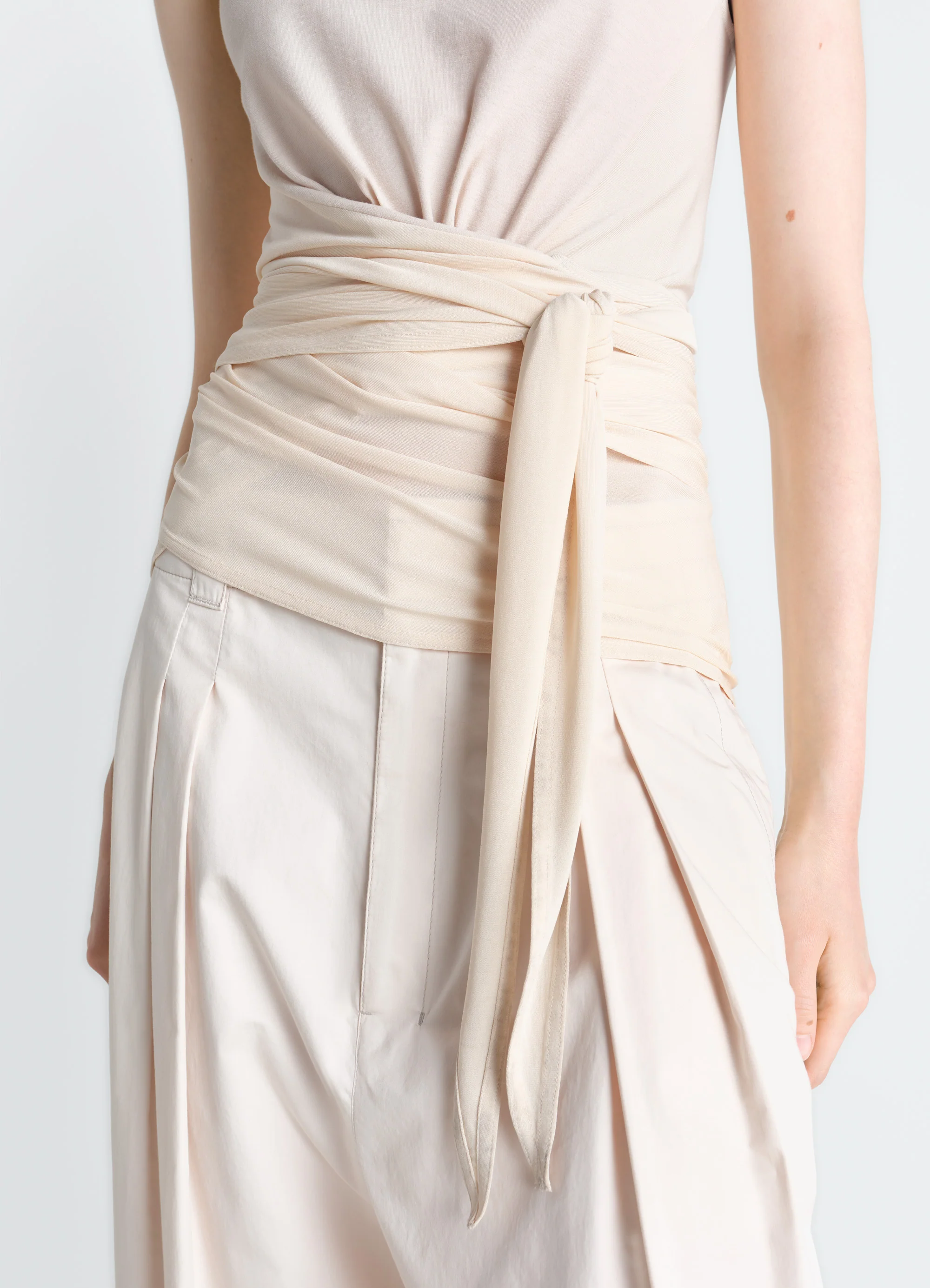 SLEEVELESS WRAP TOP IN VISCOSE CREPE JERSEY - Image 4