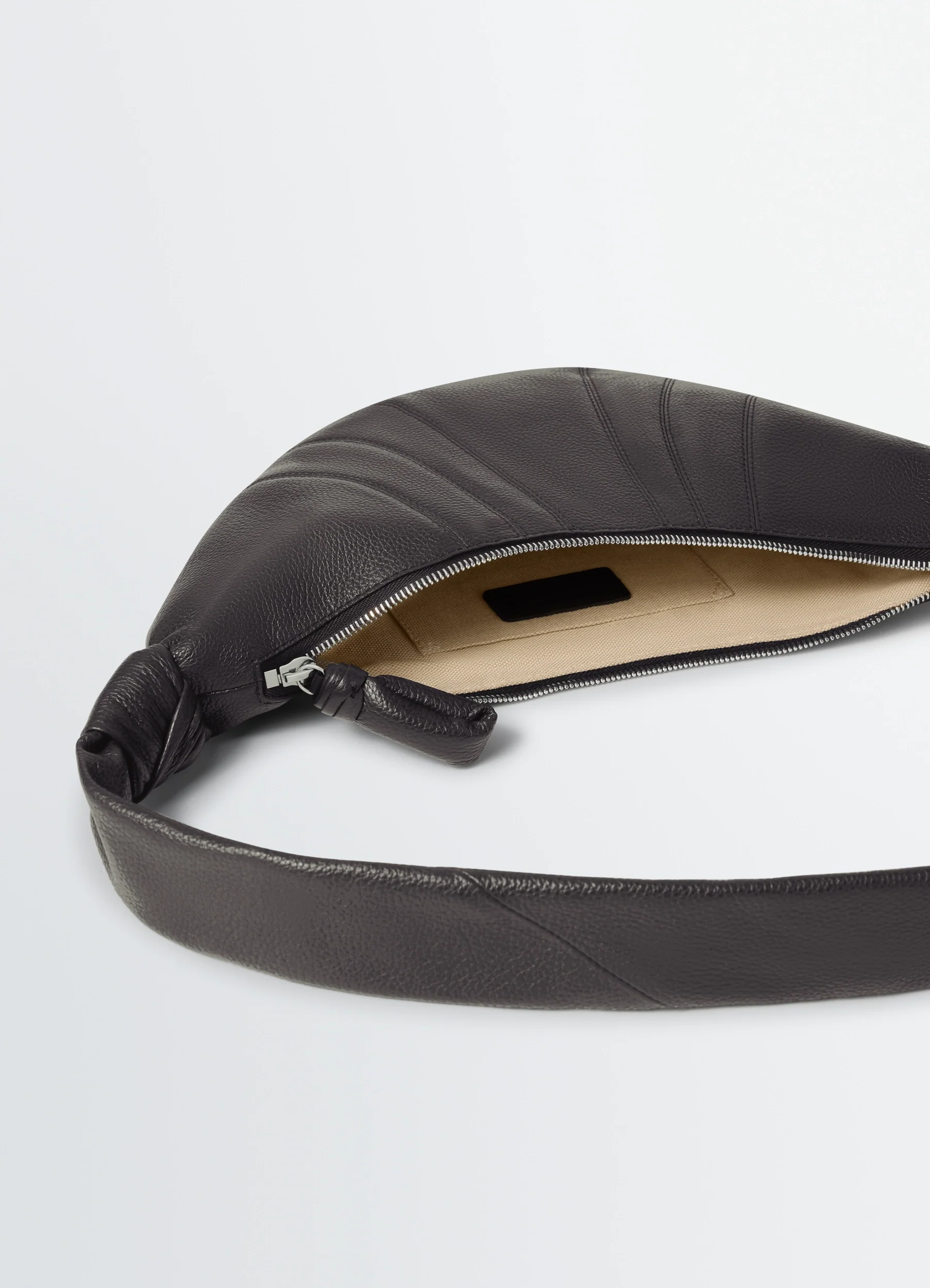 SMALL CROISSANT BAG IN LEATHER - Image 4