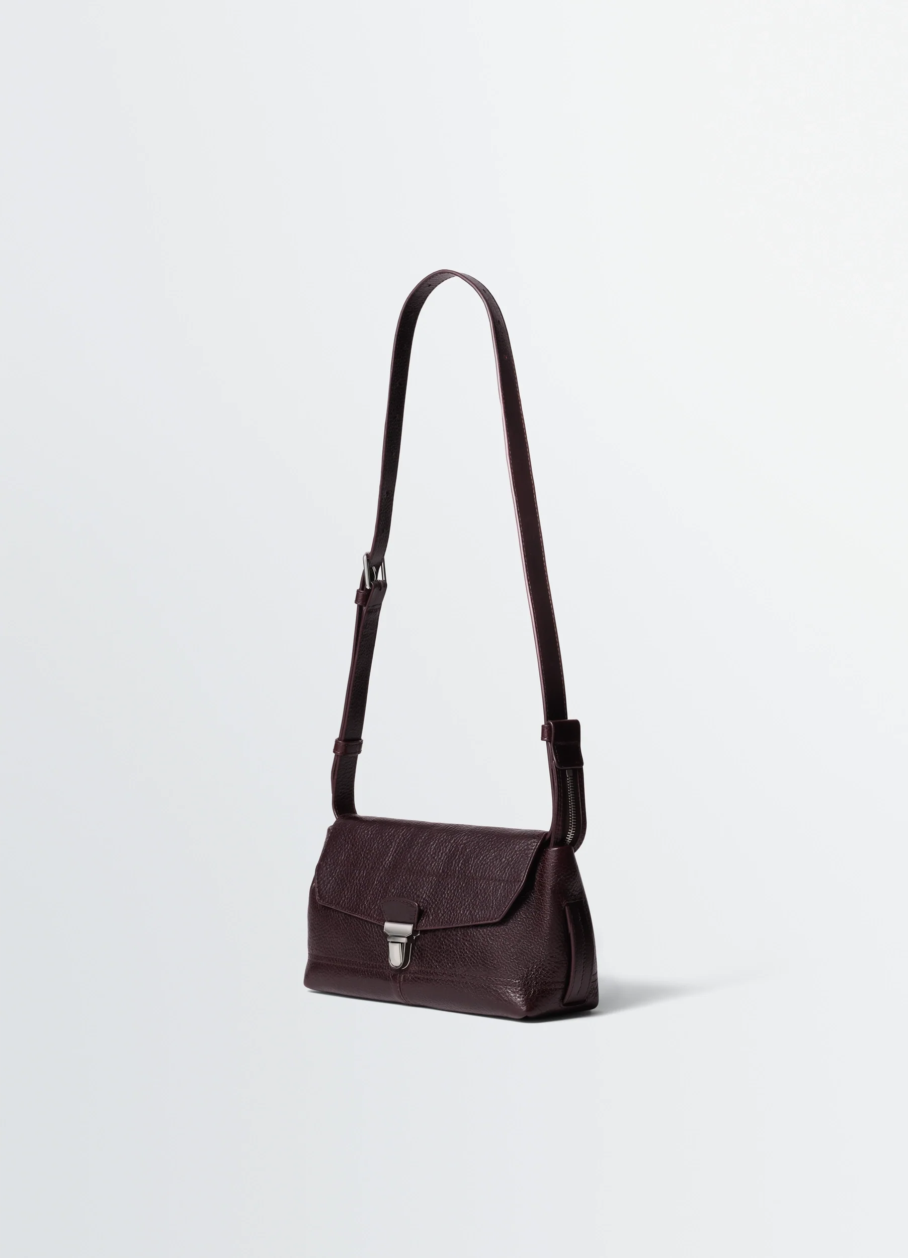 SMALL GEAR BAG IN LEATHER - Image 3