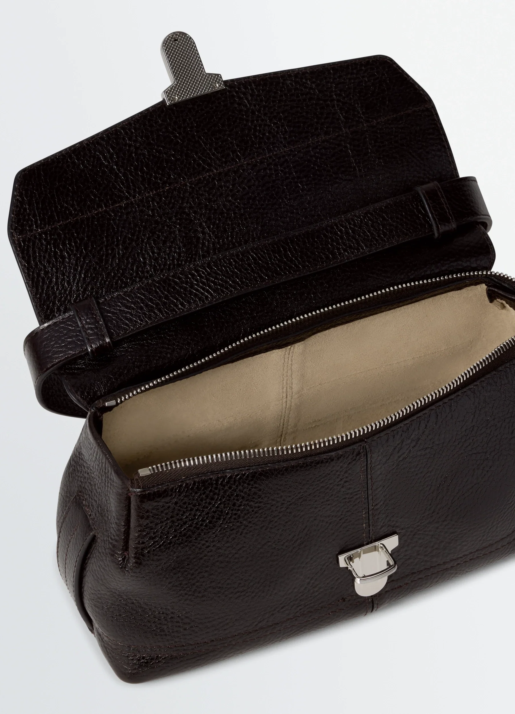 SMALL GEAR BAG IN LEATHER - Image 4