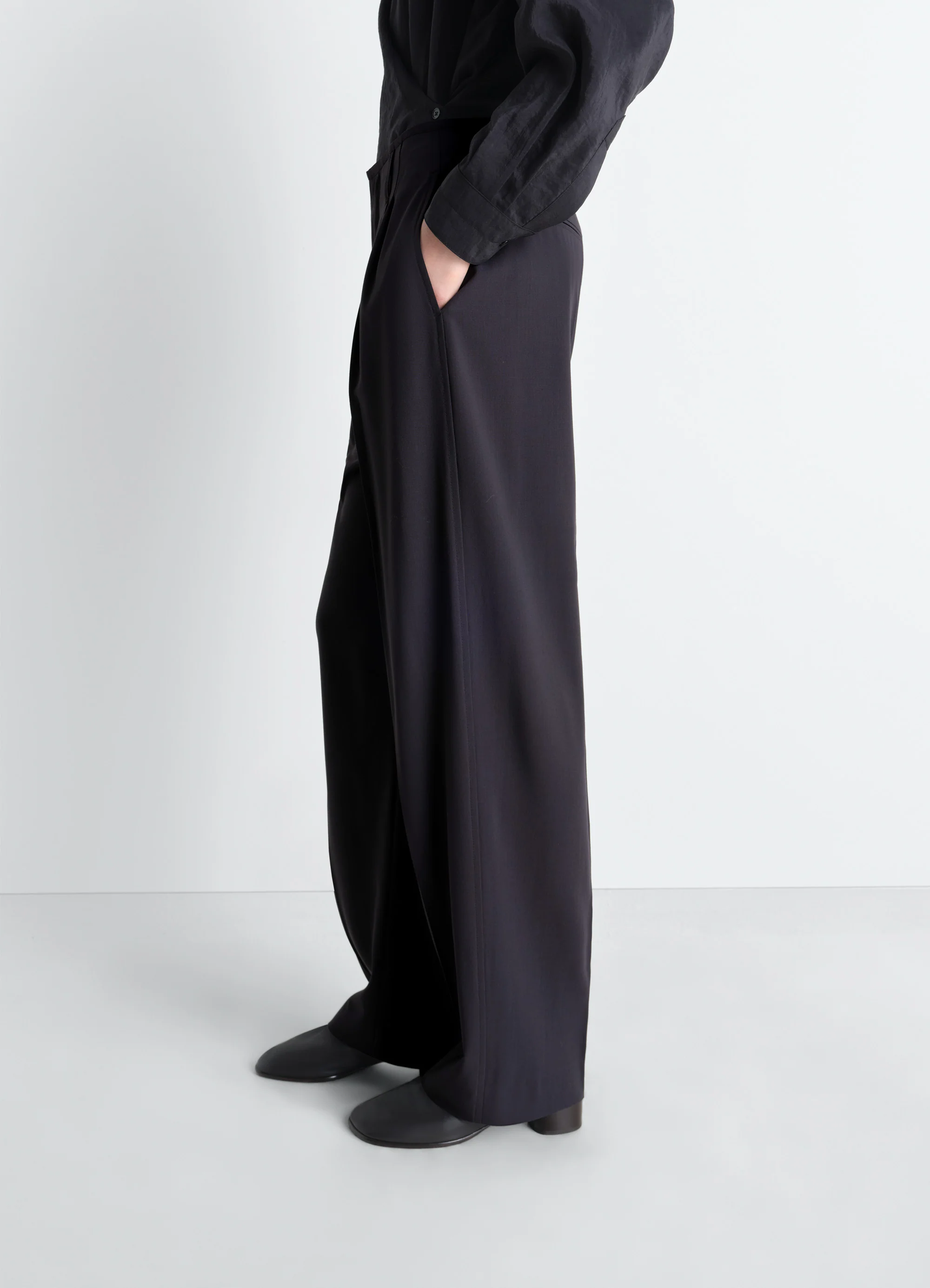 SOFT TAILORED PANTS IN WOOL CREPE - Image 2