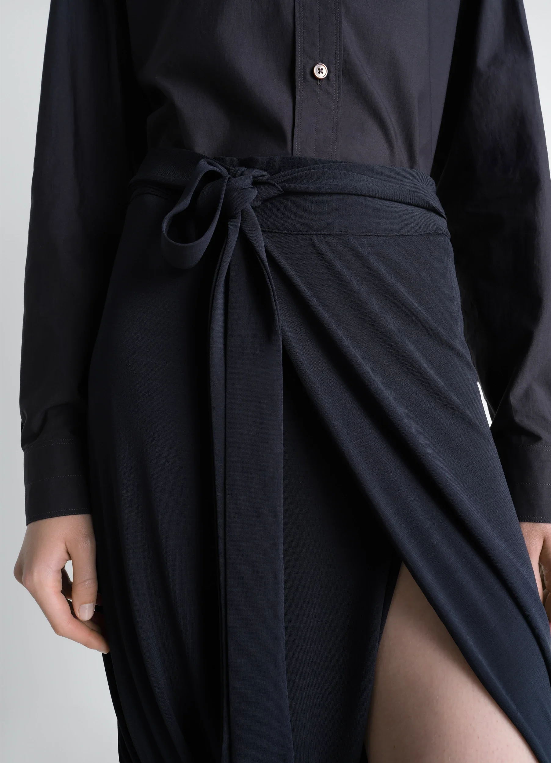 SOFT WRAP SKIRT IN VISCOSE CREPE JERSEY - Image 4