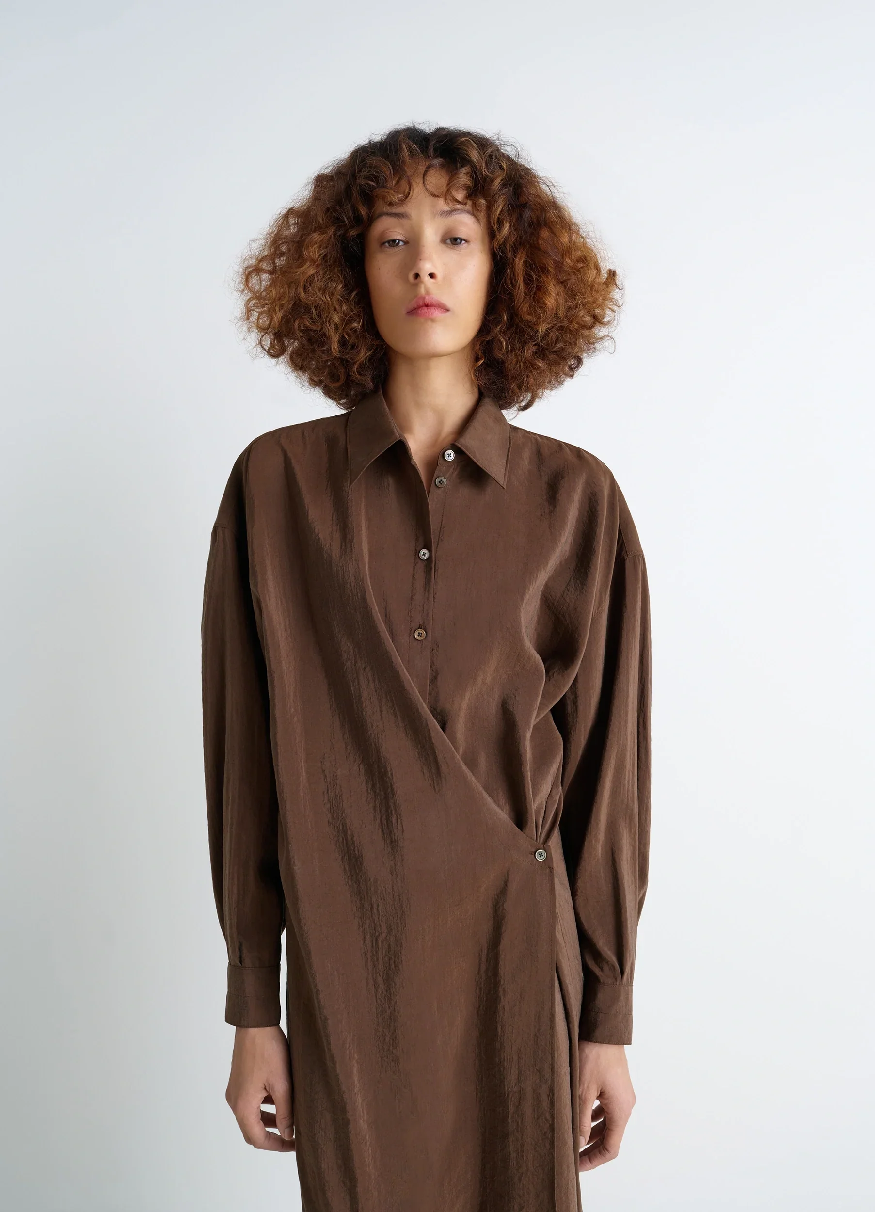 STRAIGHT COLLAR TWISTED DRESS IN DRY SILK - Image 2