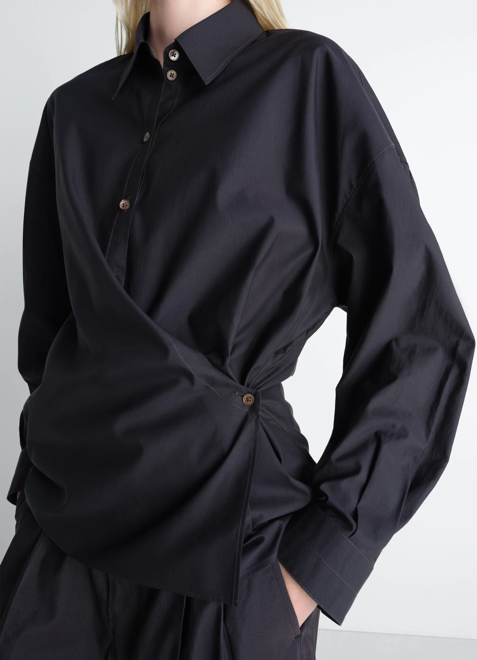 STRAIGHT COLLAR TWISTED SHIRT IN COTTON SILK - Image 4