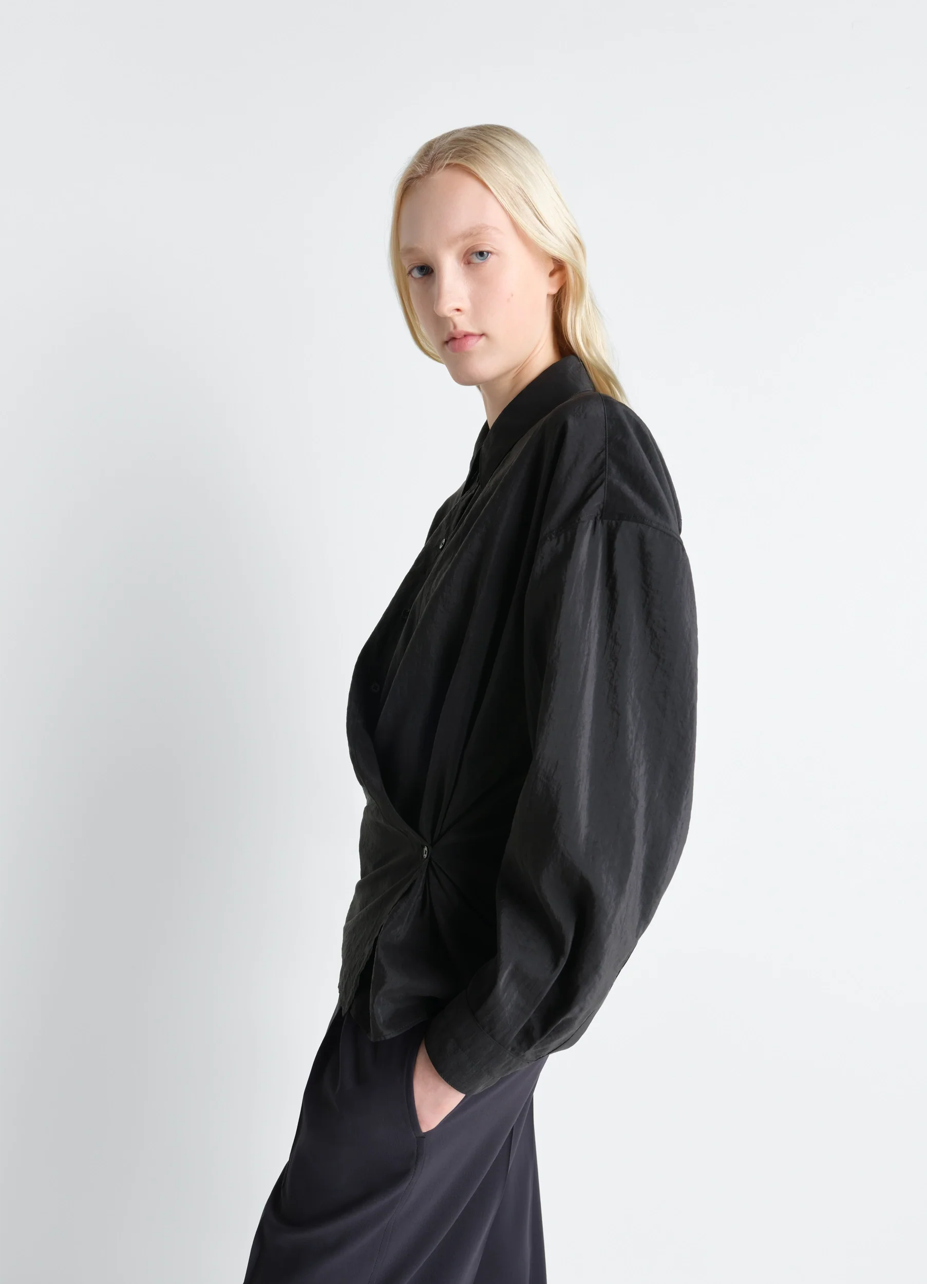 STRAIGHT COLLAR TWISTED SHIRT IN DRY SILK - Image 3